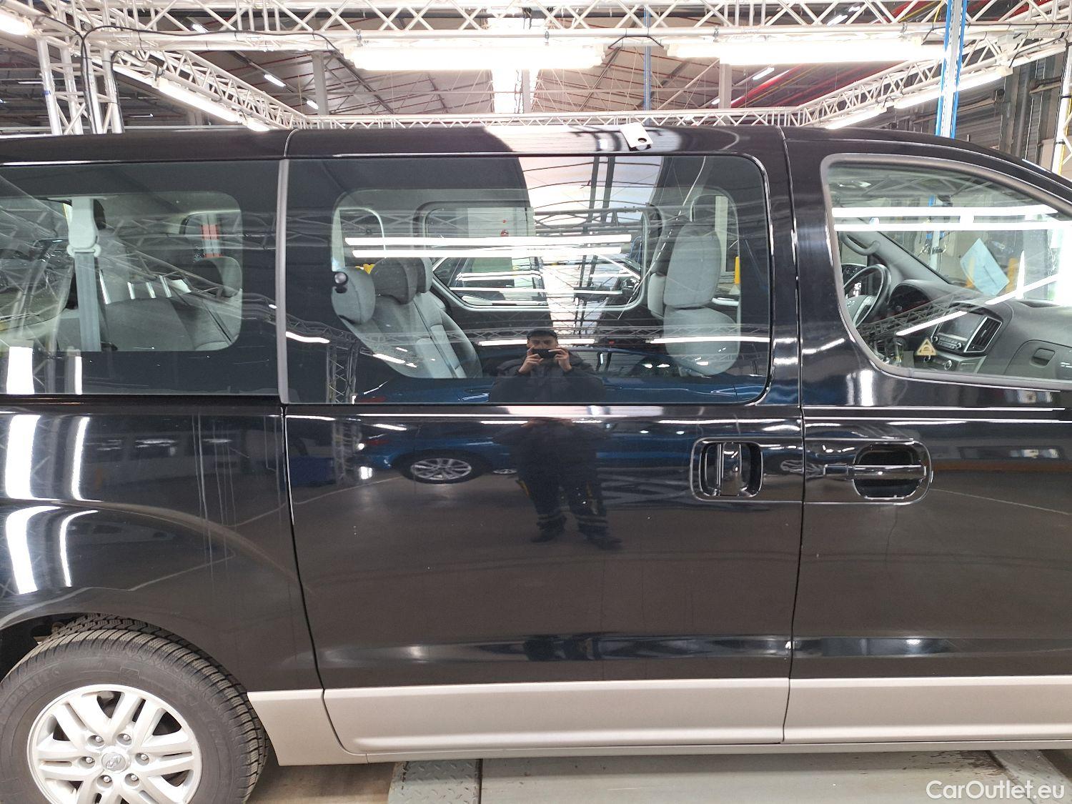  Hyundai  H-1 Hyundai, , Hyundai  People 2.5 CRDi 100kW Executive 5d #42