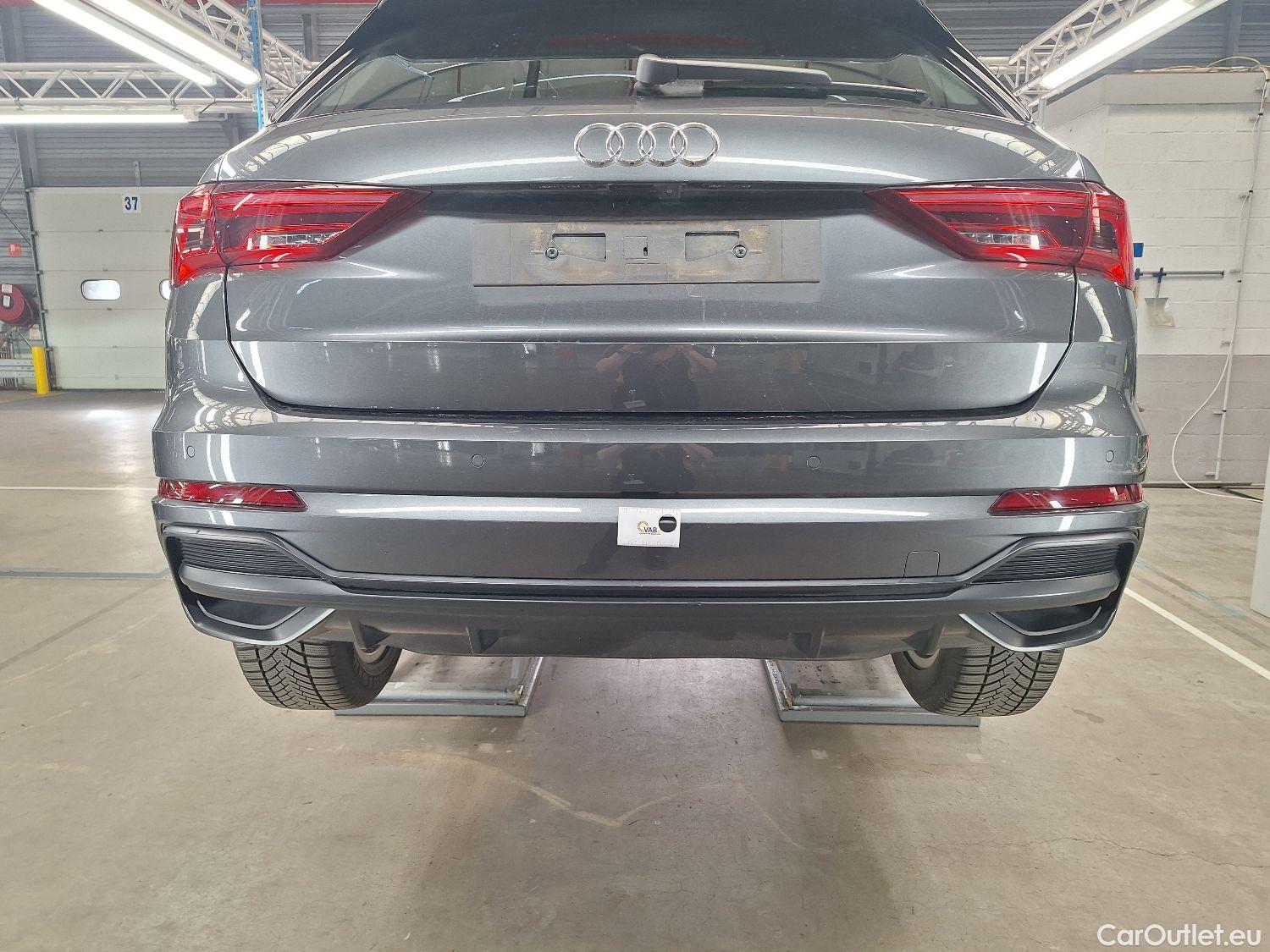  Audi  Q3 Audi,  '18 PHEV, Audi  45 TFSI e S tronic S Line 5d #32