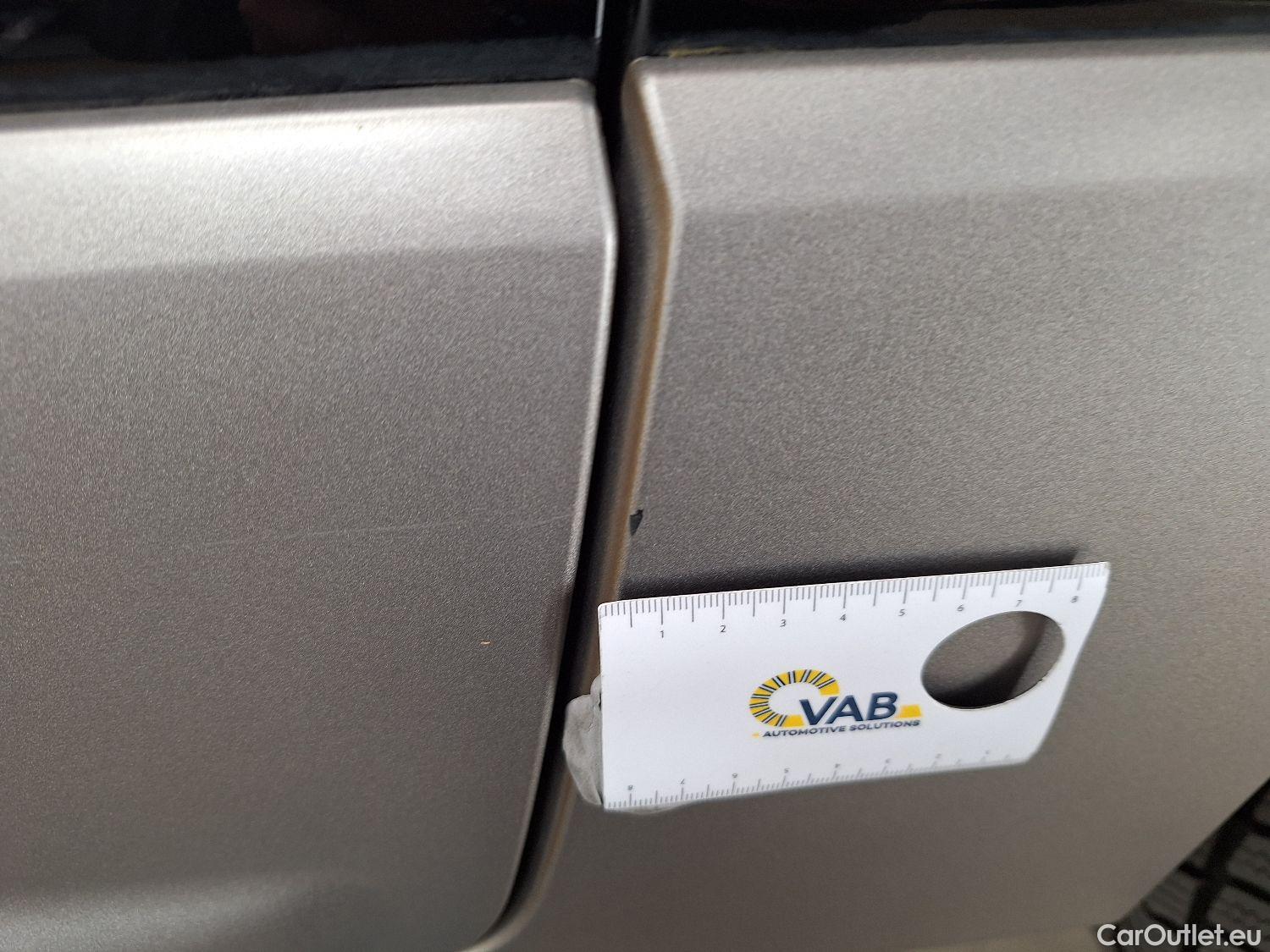  Hyundai  H-1 Hyundai, , Hyundai  People 2.5 CRDi 100kW Executive 5d #15