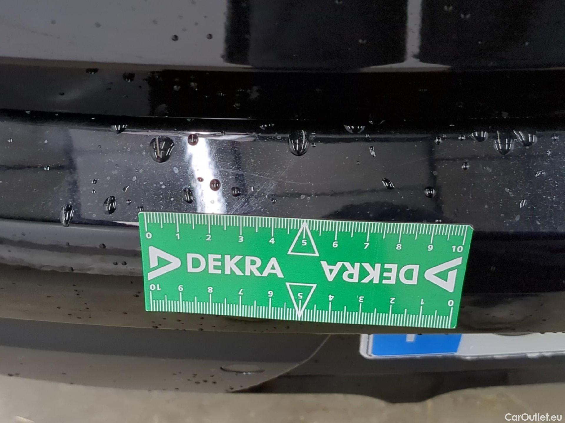  Citroen  C4 CITROEN  X / 2022 / 4P / Berline PureTech 130 S&S EAT8 Shine #8