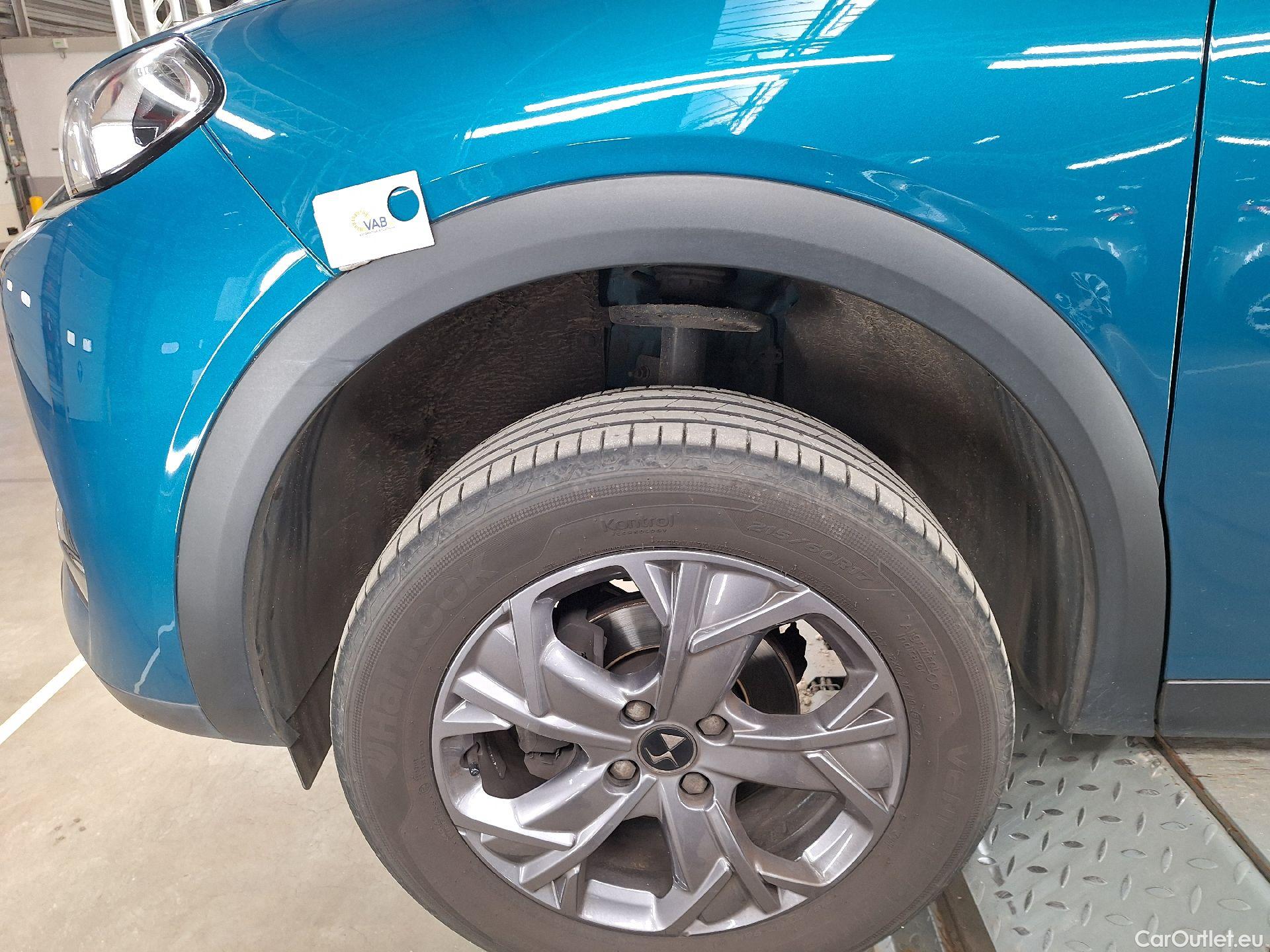  Citroen  DS3 DS,  CB '19, DS 3 Crossback PureTech 100 Manual Chic 5d #3