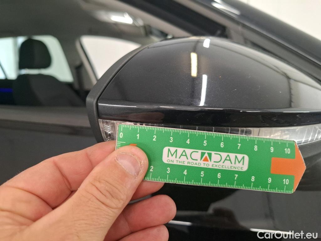  Volkswagen  Golf  VOLKSWAGEN / 2020 / 5P / Berline 2.0 TDI SCR 115 DSG7 Life Busi 1st #29