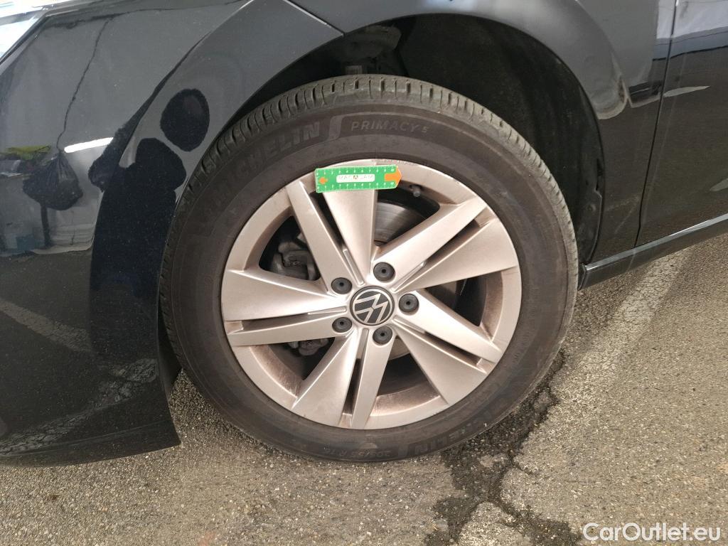  Volkswagen  Golf  VOLKSWAGEN / 2020 / 5P / Berline 2.0 TDI SCR 115 DSG7 Life Busi 1st #23