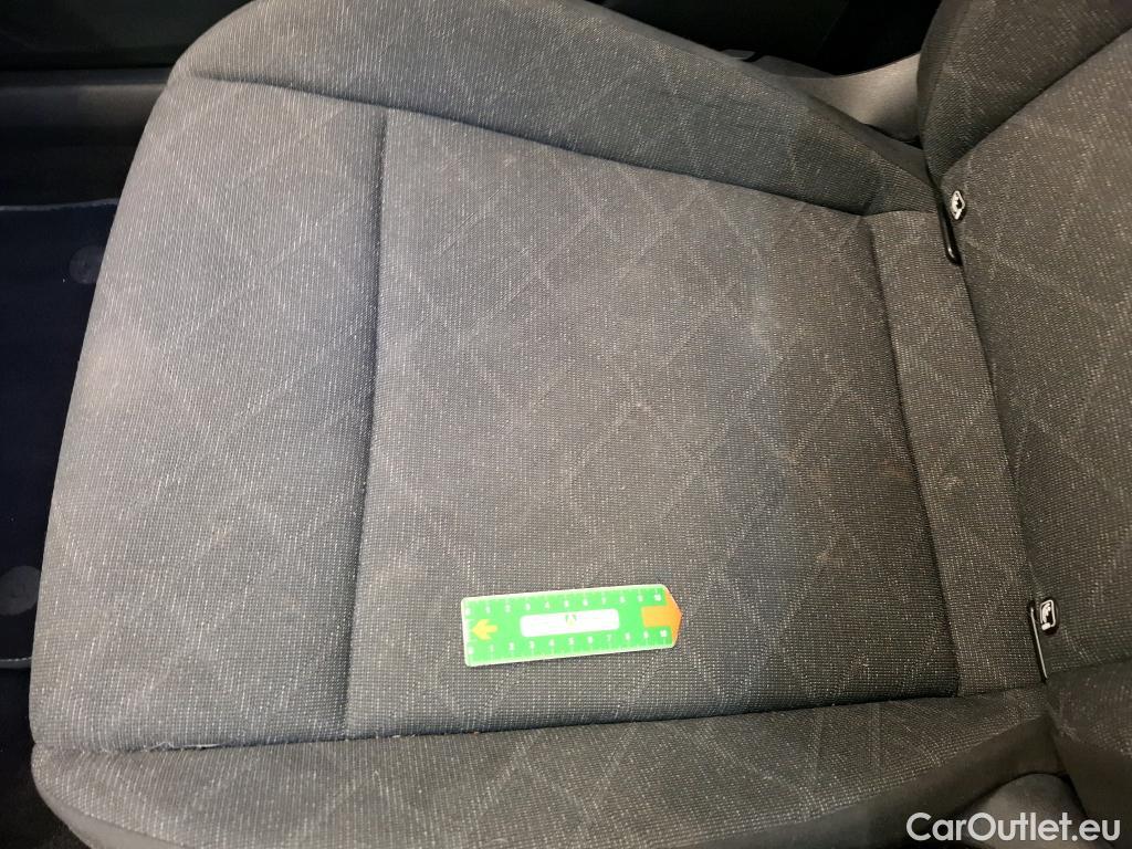  Volkswagen  Golf  VOLKSWAGEN / 2020 / 5P / Berline 2.0 TDI SCR 115 DSG7 Life Busi 1st #15