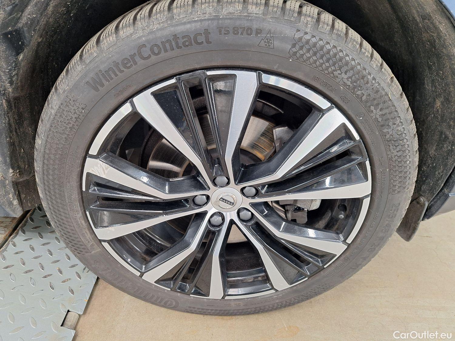  Volvo  XC60 Volvo, ,  B4 D Ultimate Dark Aut #1