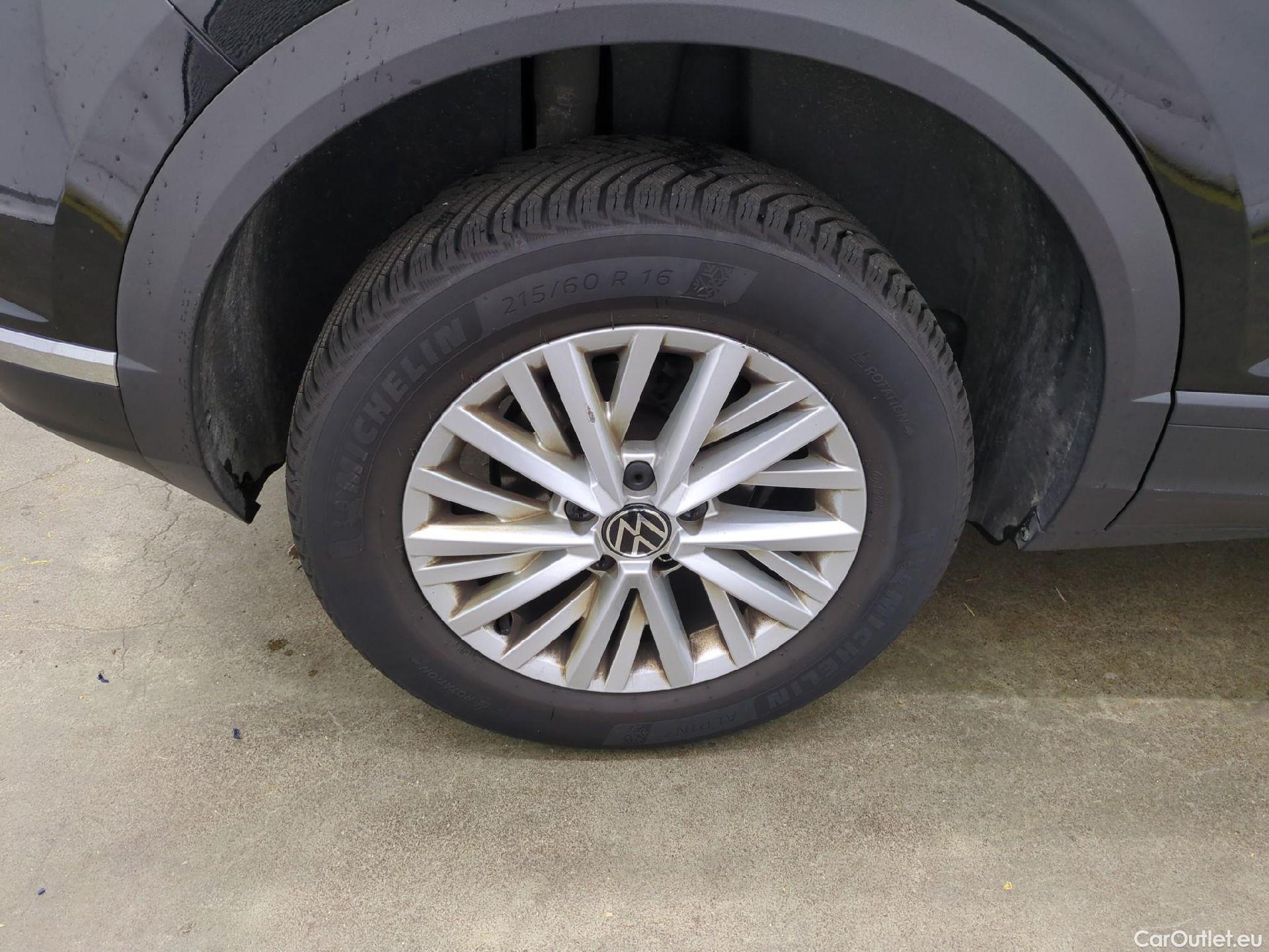  Volkswagen  T-ROC VOLKSWAGEN  / 2017 / 5P / SUV 2.0 TDI 150 LOUNGE BUSINESS DSG7 #14