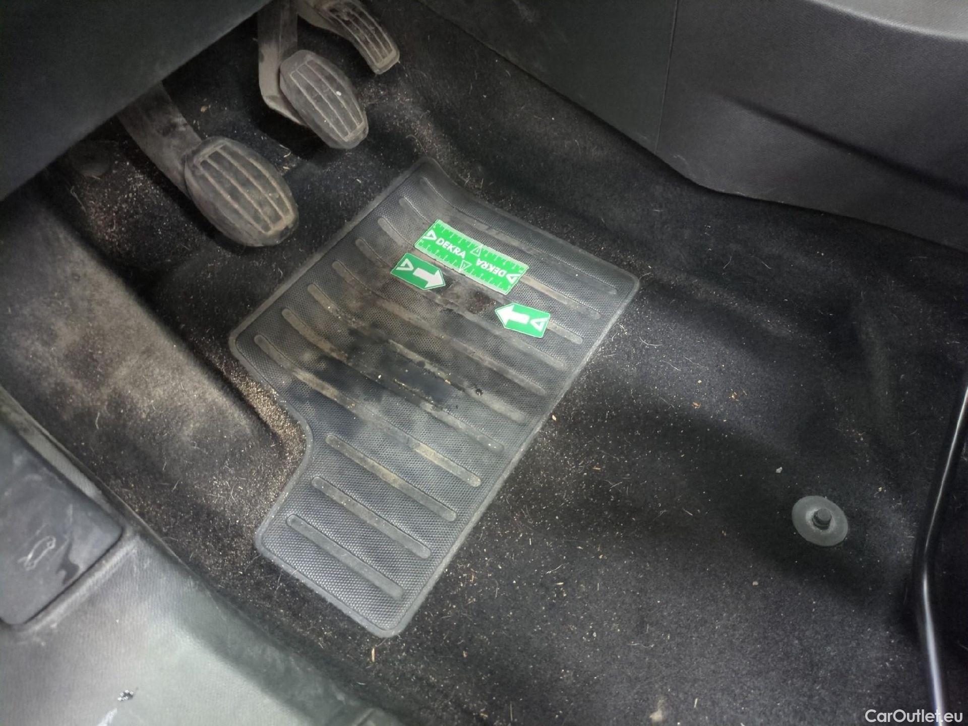  Peugeot  2008  Allure Business 1.5 HDi 110CV BVM6 E6d #34