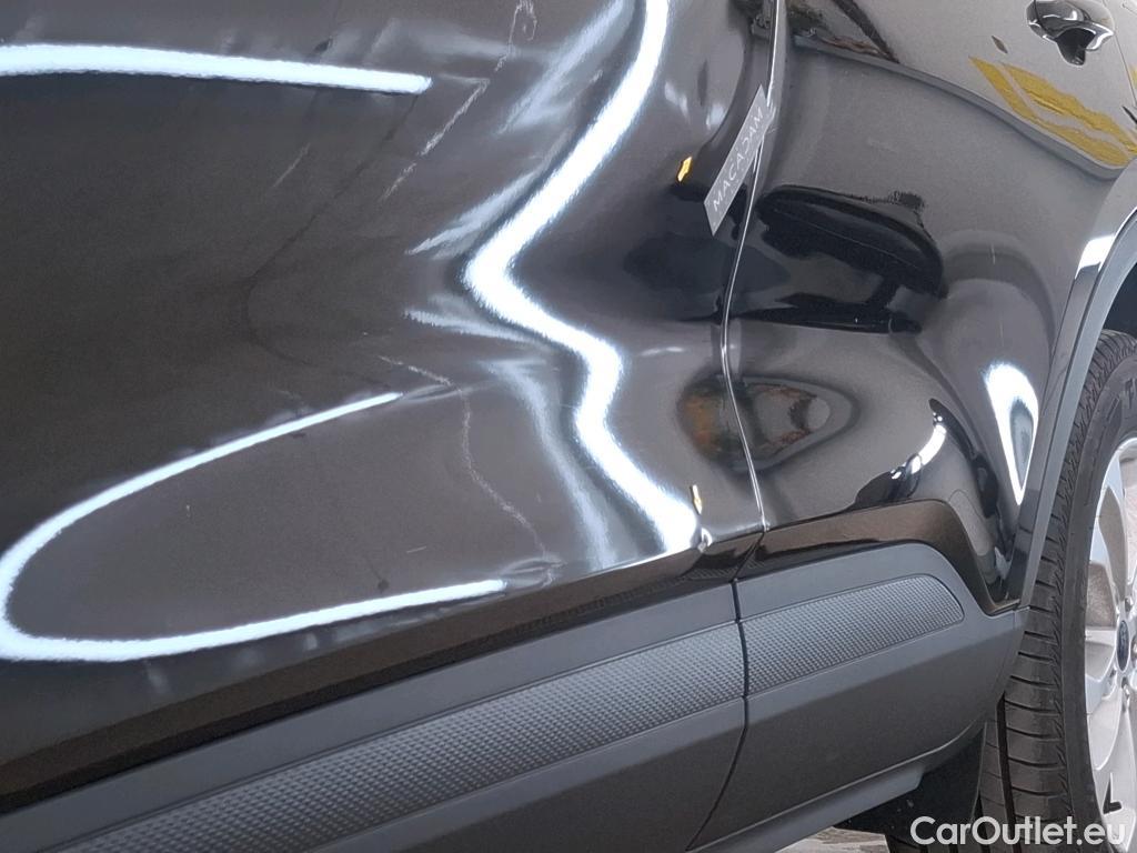  Ford  Kuga FORD  / 2019 / 5P / SUV 2.5 Dur 225 hybrid PHEV Pshift Titanium #4