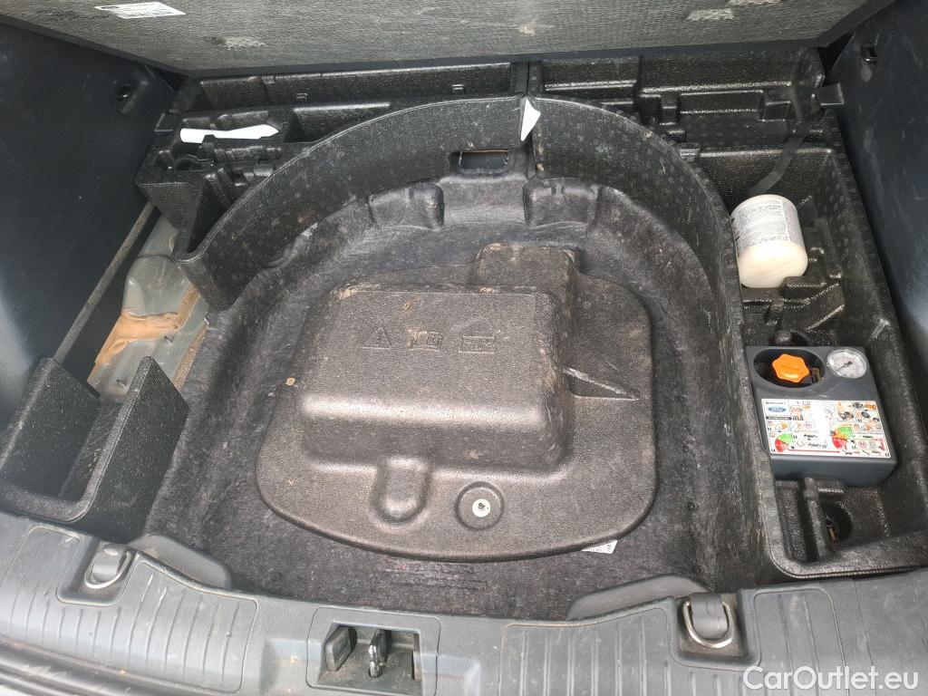  Ford  Kuga FORD  / 2019 / 5P / SUV 2.5 Dur 225 hybrid PHEV Pshift Titanium #9