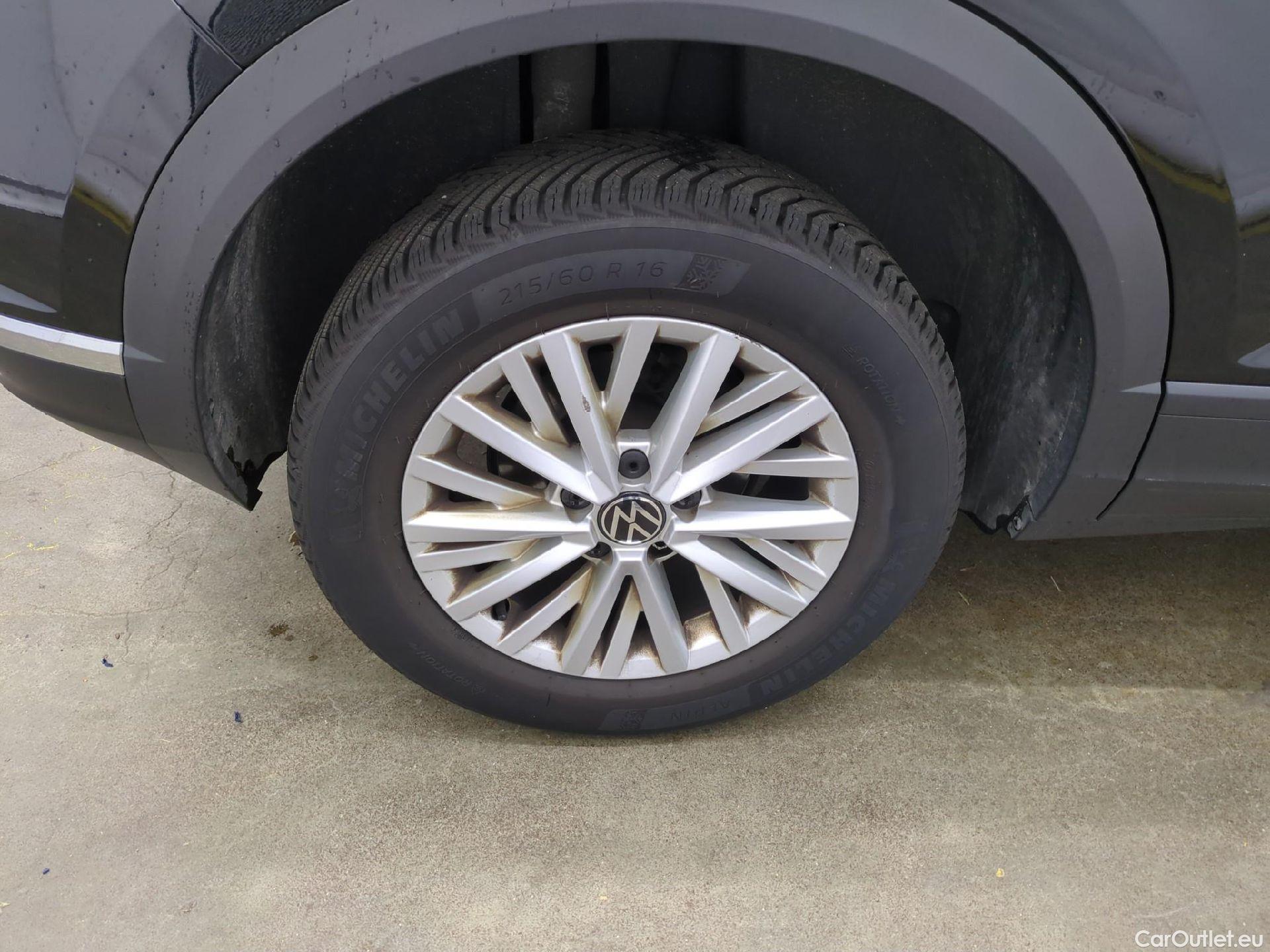  Volkswagen  T-ROC VOLKSWAGEN  / 2017 / 5P / SUV 2.0 TDI 150 LOUNGE BUSINESS DSG7 #13