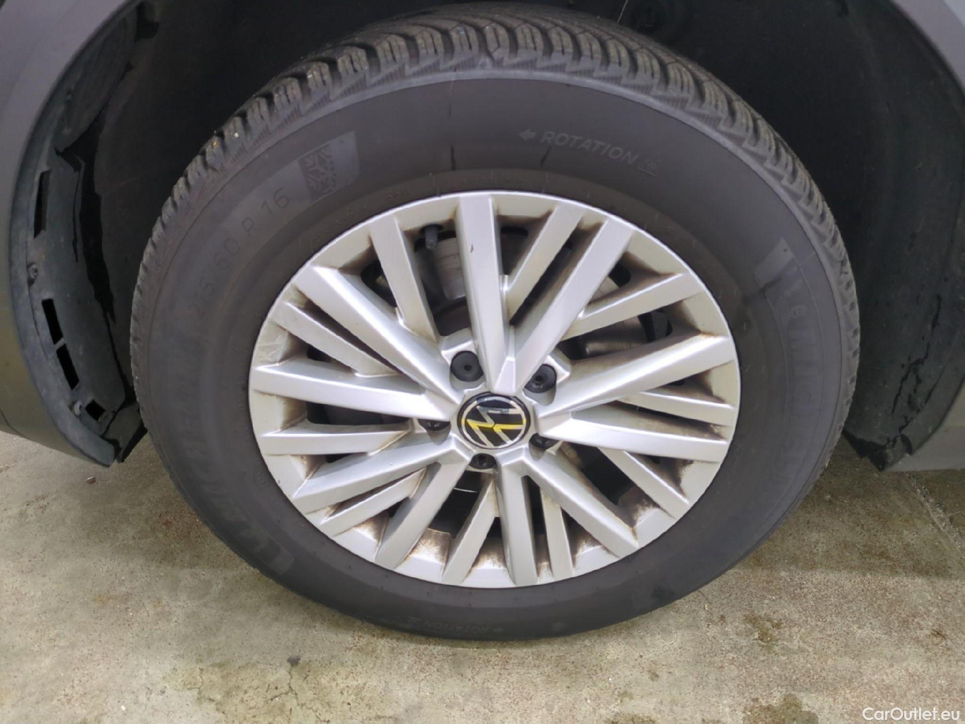  Volkswagen  T-ROC VOLKSWAGEN  / 2017 / 5P / SUV 2.0 TDI 150 LOUNGE BUSINESS DSG7 #1