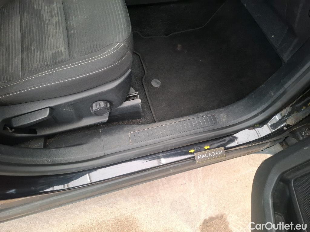  Ford  Kuga FORD  / 2019 / 5P / SUV 2.5 Dur 225 hybrid PHEV Pshift Titanium #18