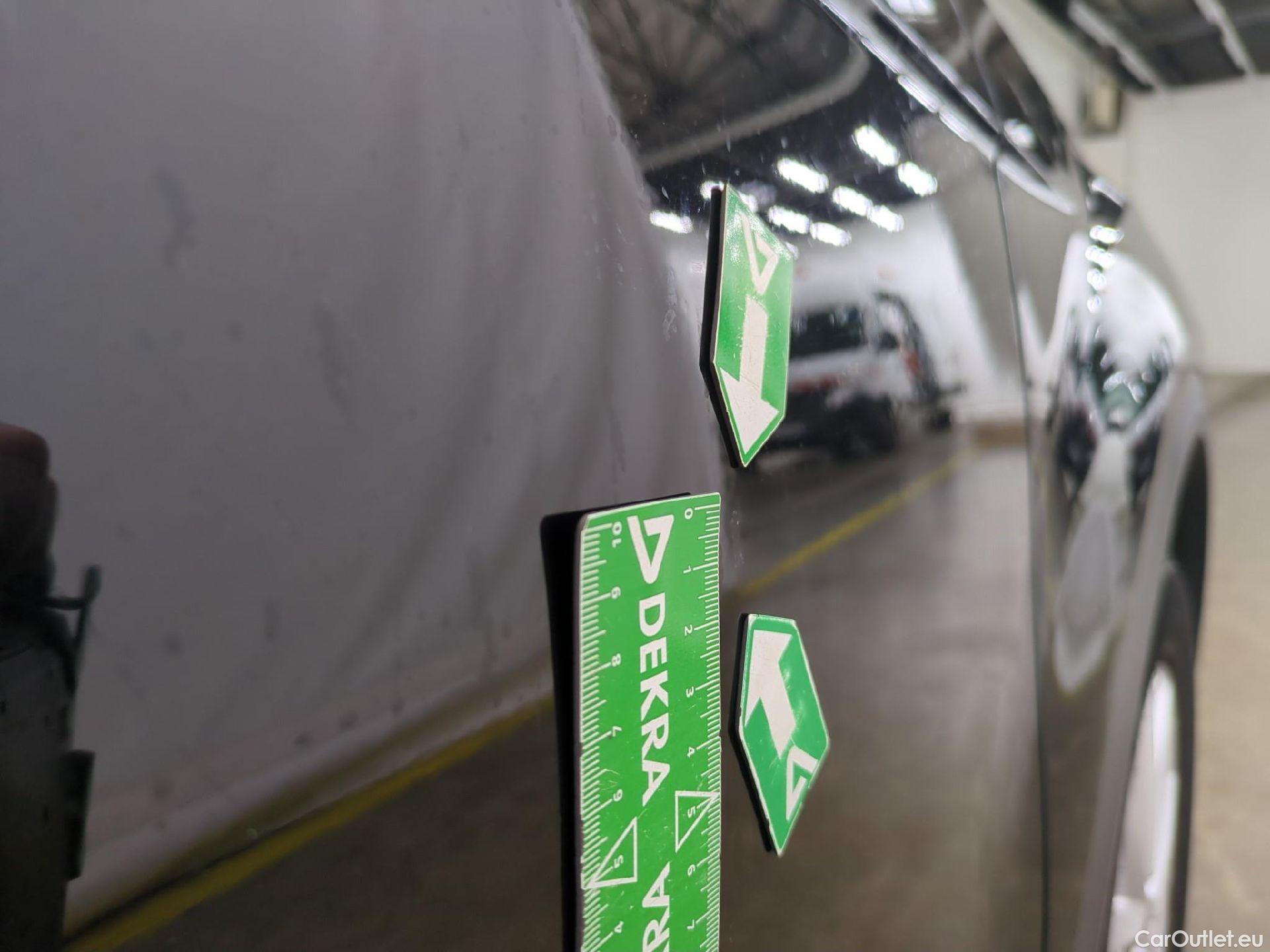  Volkswagen  T-ROC VOLKSWAGEN  / 2017 / 5P / SUV 2.0 TDI 150 LOUNGE BUSINESS DSG7 #35