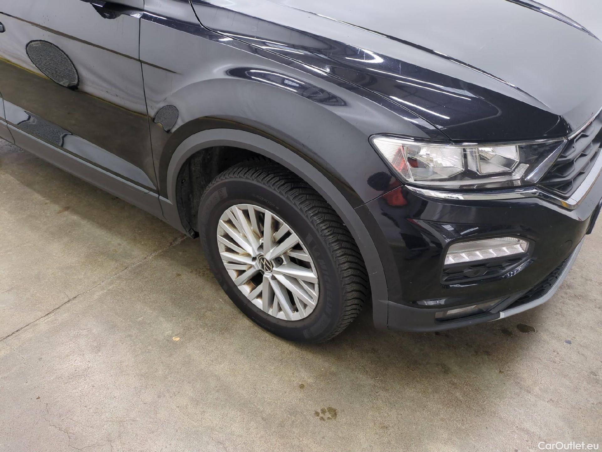  Volkswagen  T-ROC VOLKSWAGEN  / 2017 / 5P / SUV 2.0 TDI 150 LOUNGE BUSINESS DSG7 #44