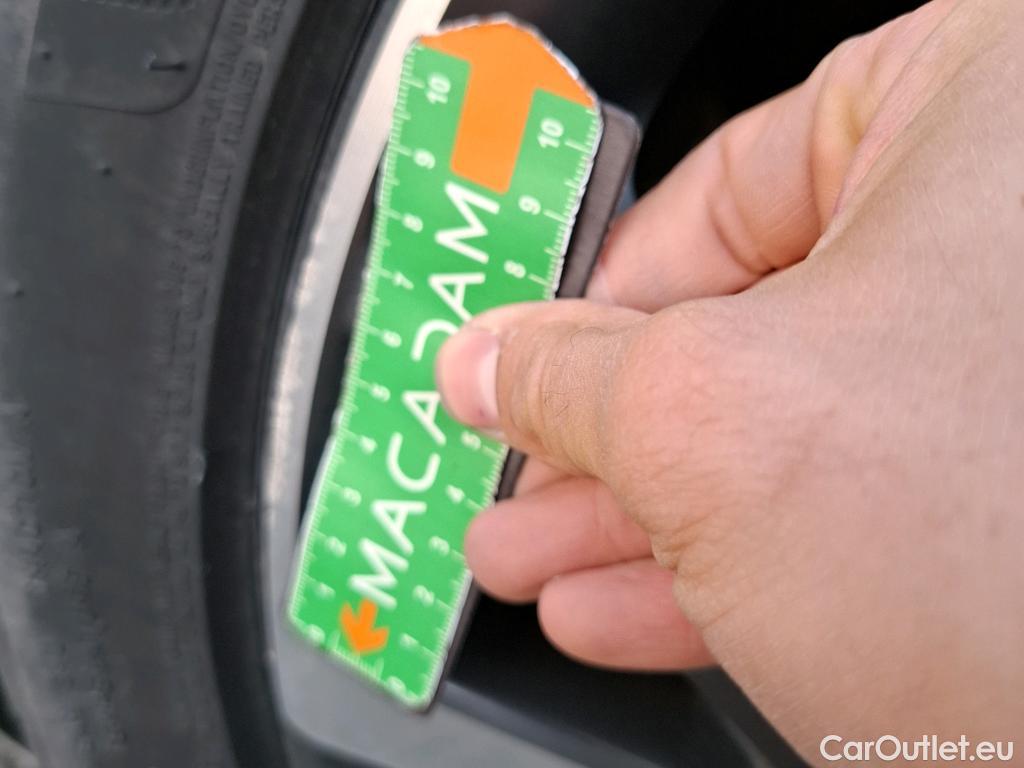  Hyundai  Konna HYUNDAI Kona / 2020 / 5P / SUV 1.6 HYBRID 141 EXECUTIVE HEV #44