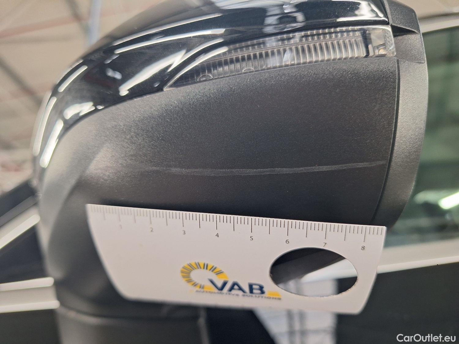  Audi  Q3 Audi,  '18, Audi  35 TDI S tronic S line Business Edition 5d #27