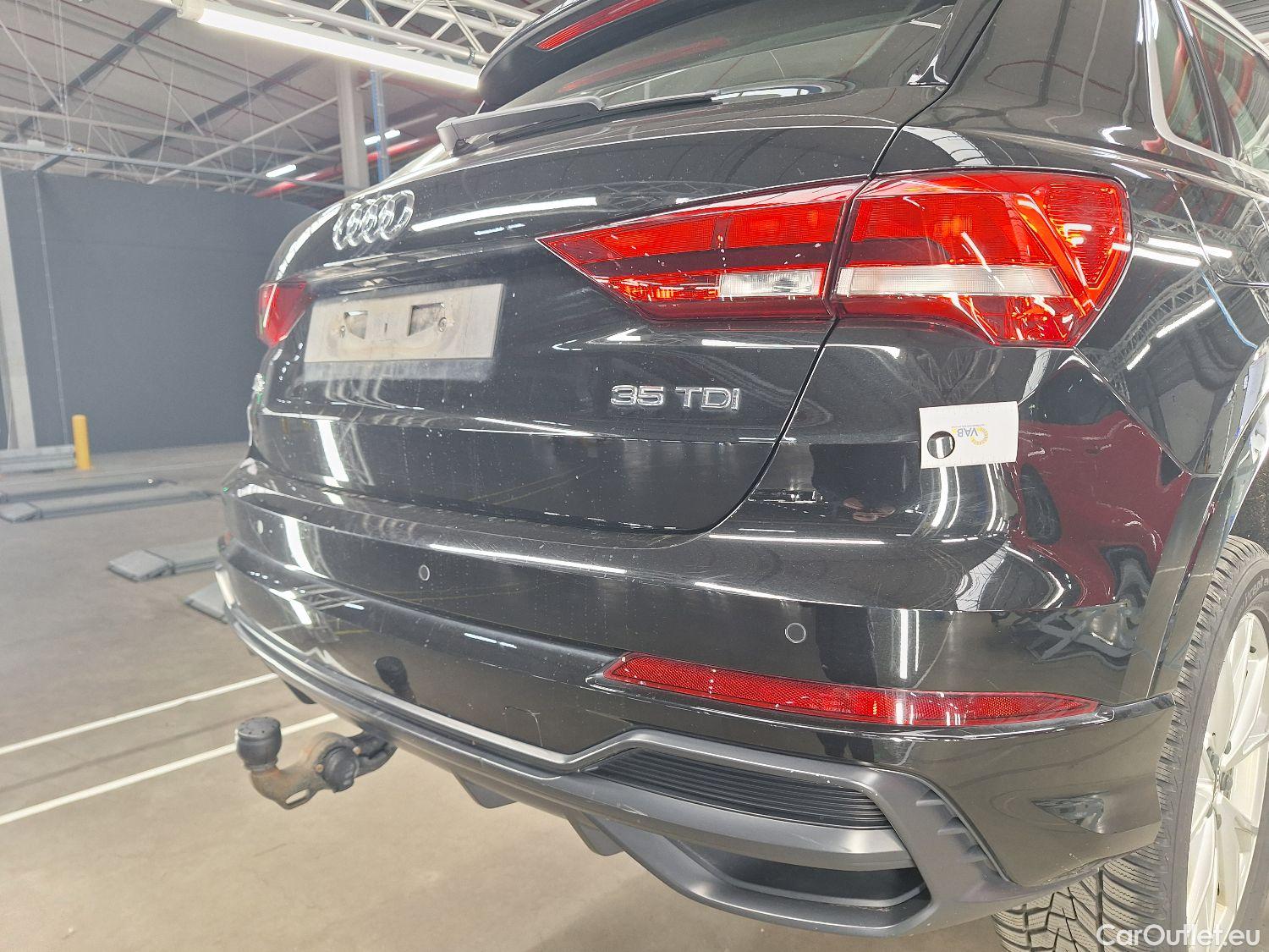  Audi  Q3 Audi,  '18, Audi  35 TDI S tronic S line Business Edition 5d #55