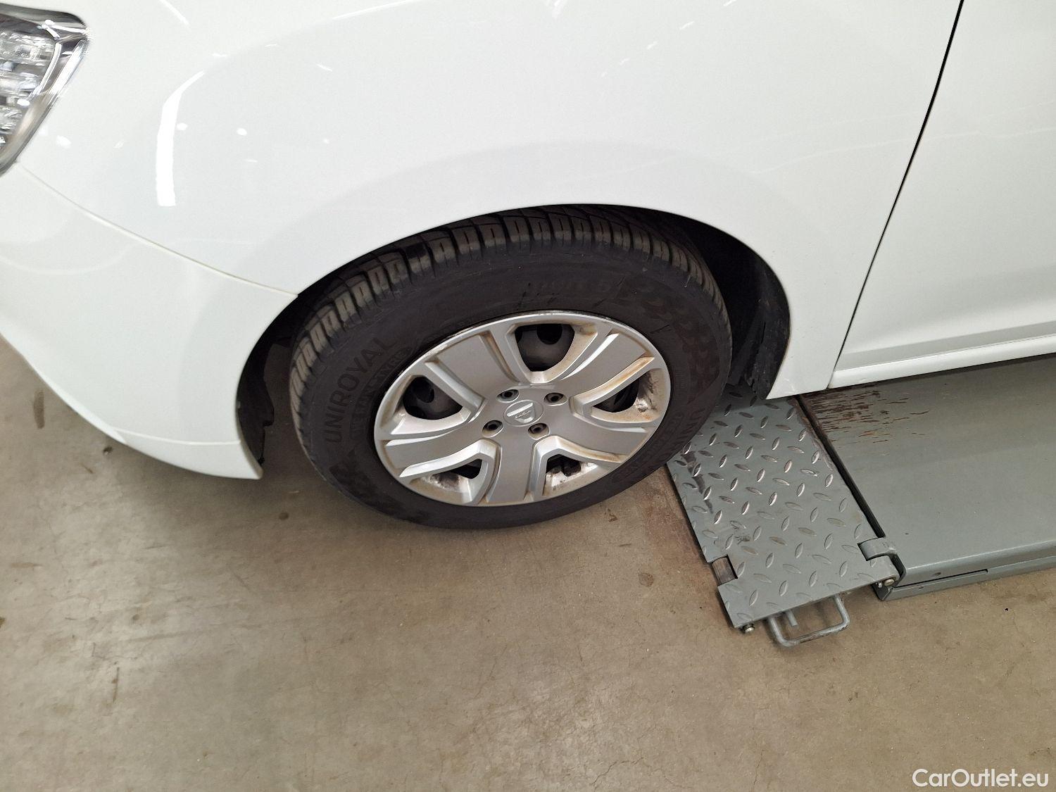  Dacia  Sandero Dacia,  '13, Dacia  SCe 75 Comfort 5d #70