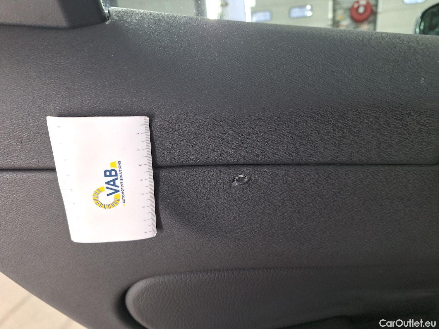  Volvo  XC60 Volvo,  '17, Volvo  D4 120kW Geartronic Momentum Pro 5d #31