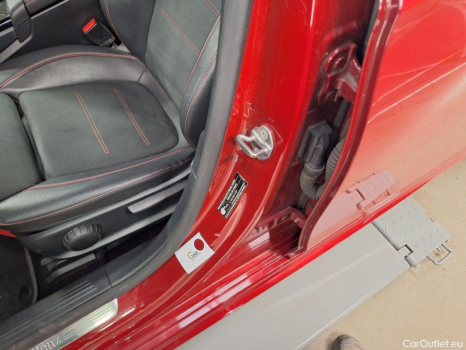  Mercedes  A-Klasse Mercedes, A-Class '18 PHEV, Mercedes-Benz  A 250 e 5d #36