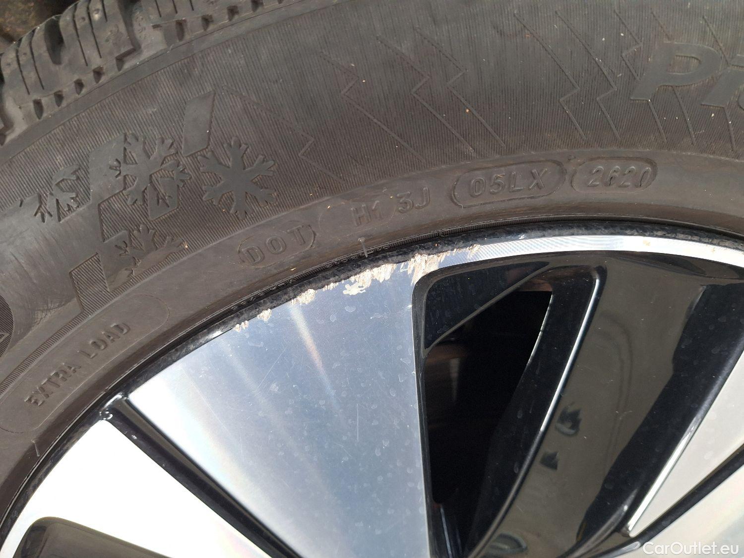  Volvo  XC 40 Volvo, XC40 '17, Volvo XC40 T5 Twin Engine Momentum Pro 5d #6