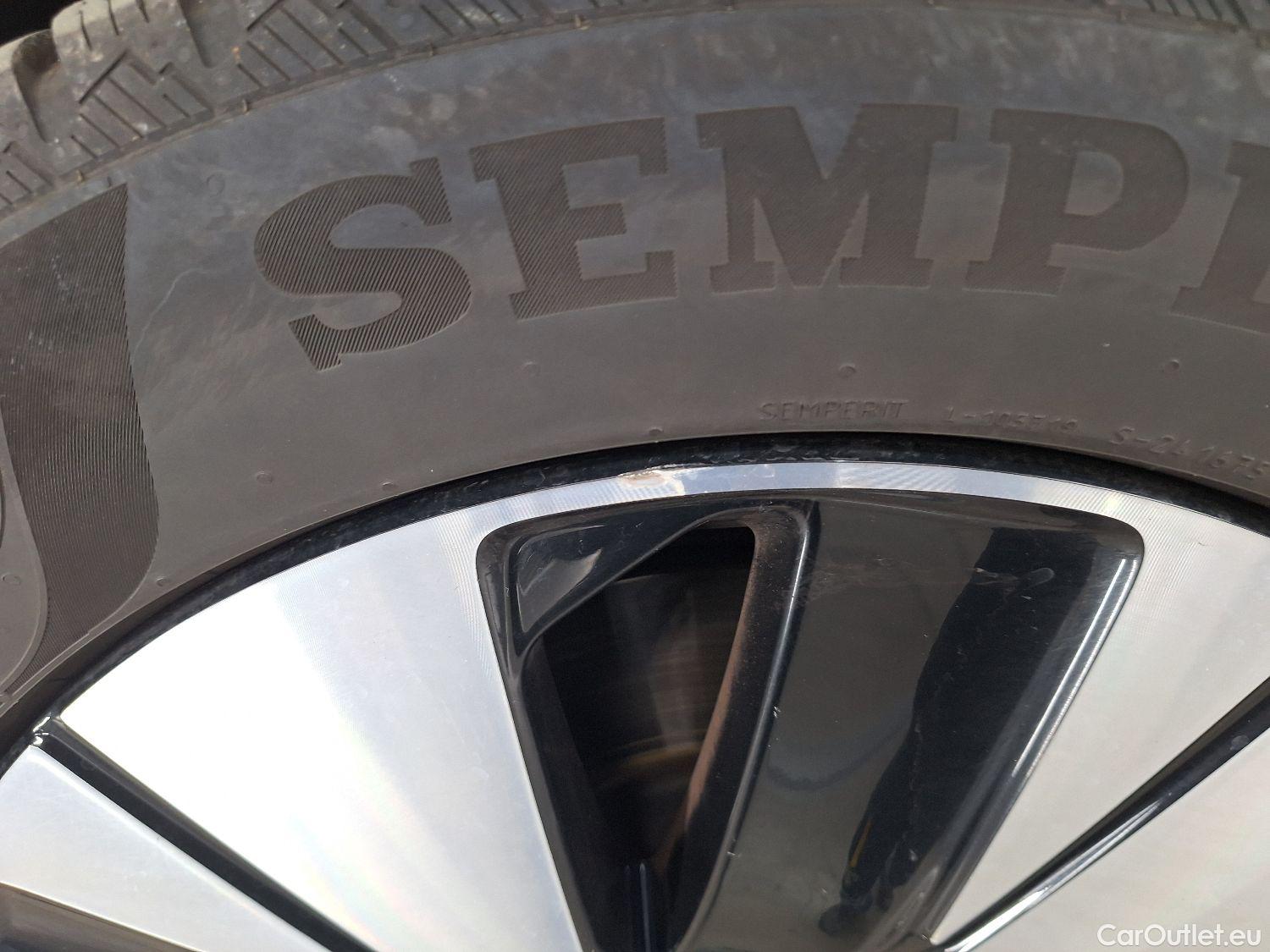  Volvo  XC 40 Volvo, XC40 '17, Volvo XC40 T5 Twin Engine Momentum Pro 5d #13