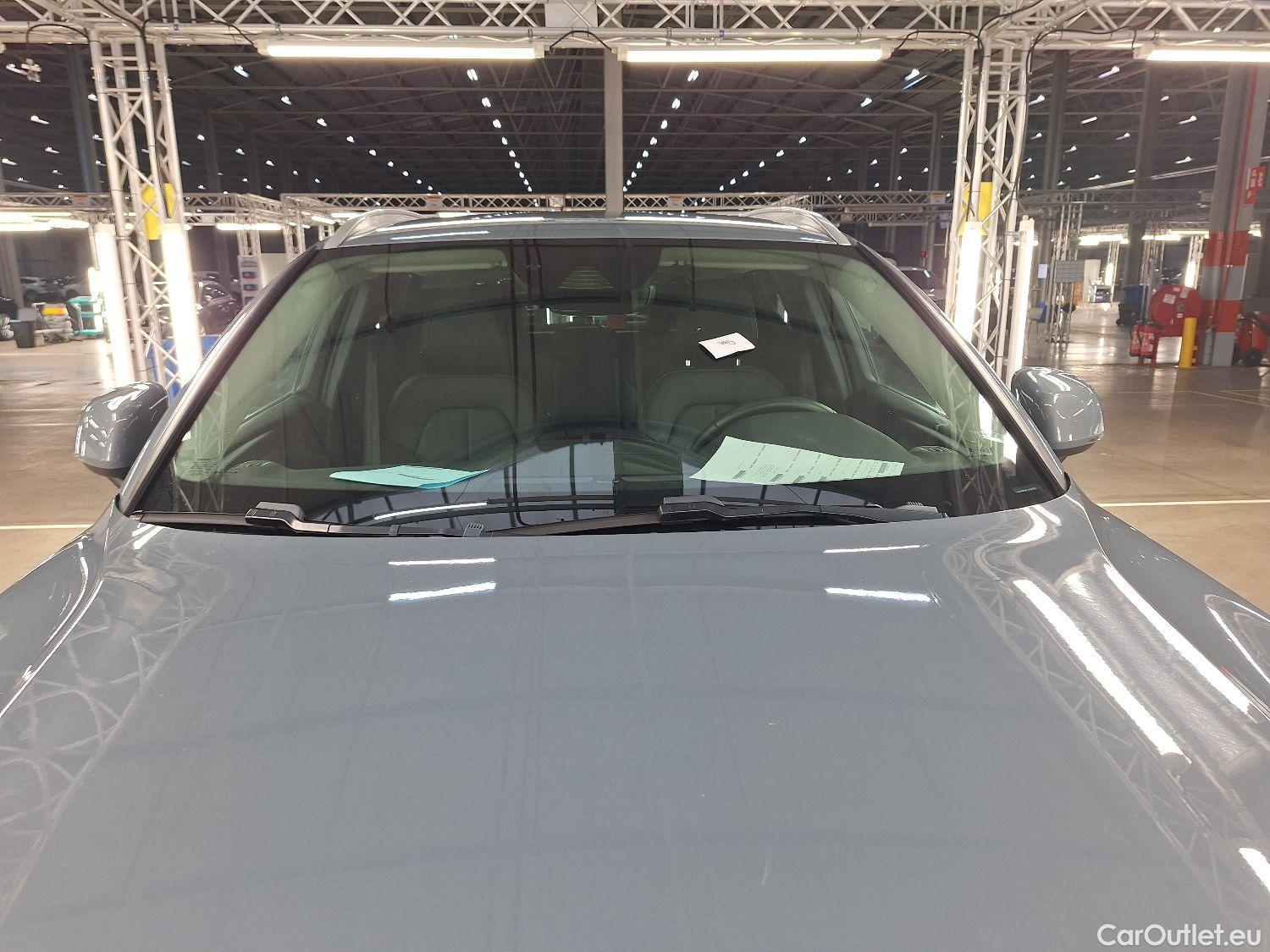  Volvo  XC 40 Volvo, XC40 '17, Volvo XC40 T5 Twin Engine Momentum Pro 5d #1