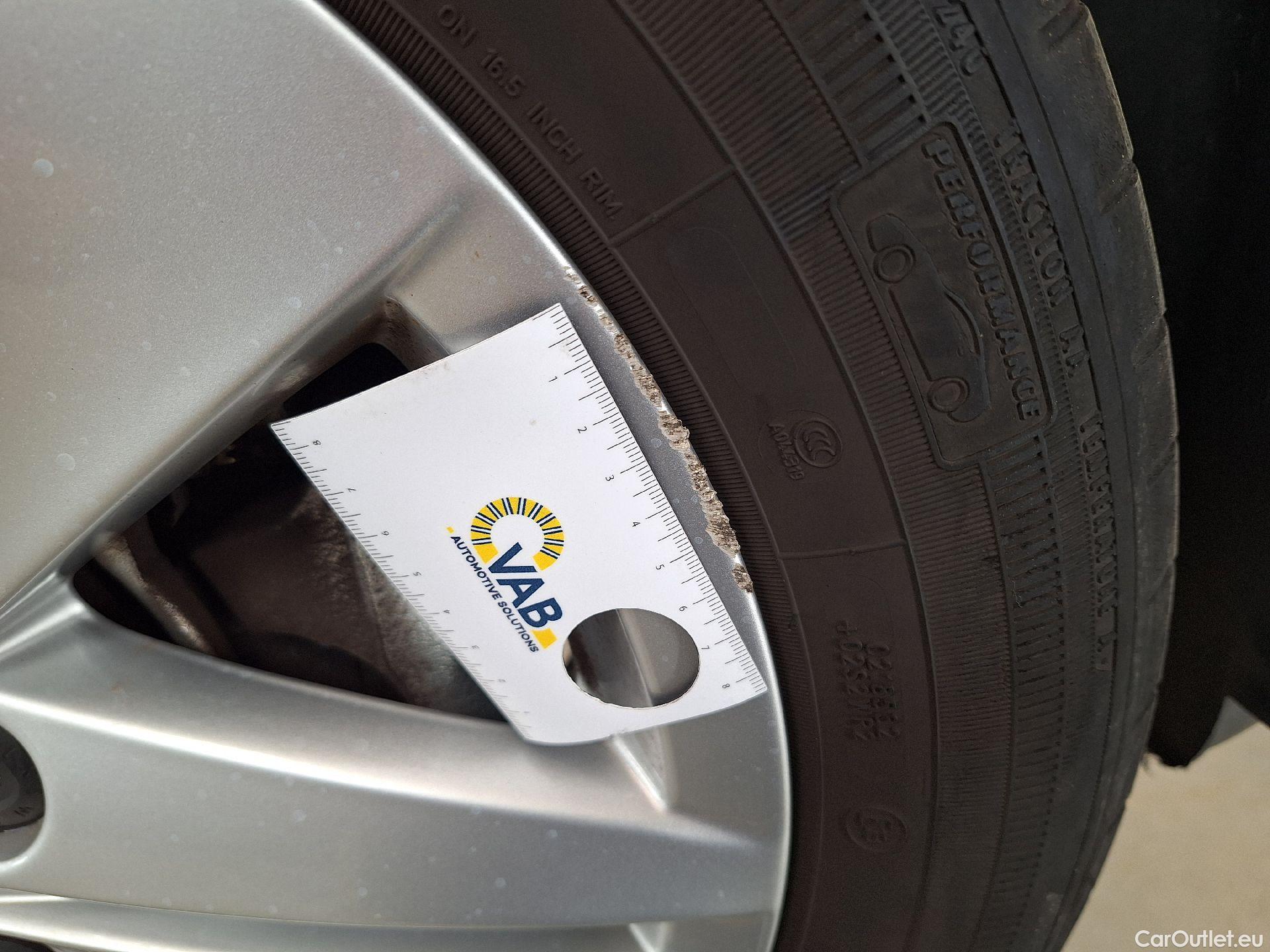  Volkswagen  Golf  VW, VIII '20, Volkswagen VIII 1.0 eTSI 81kW Life Business D #44