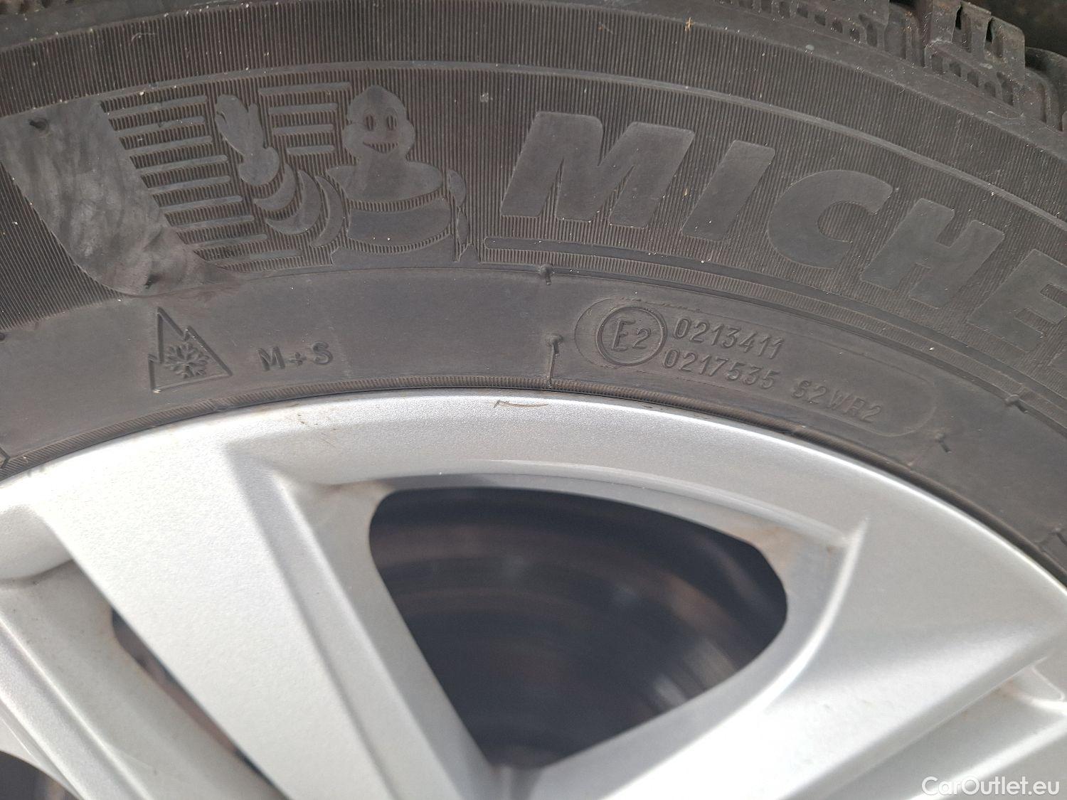  Toyota  Corolla Toyota,  TS '19, Toyota  Touring Sports 1.8 Hybrid Dynamic e #11