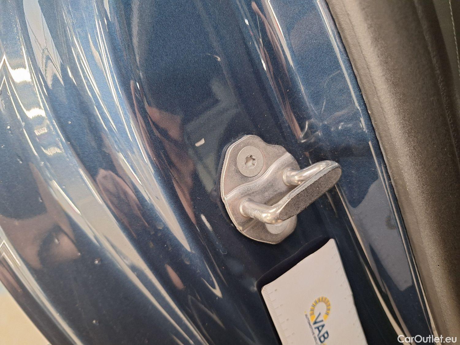  Mercedes  A-Klasse Mercedes, A-Class Berline '18, Mercedes-Benz  Limousine A 180d Business S #25