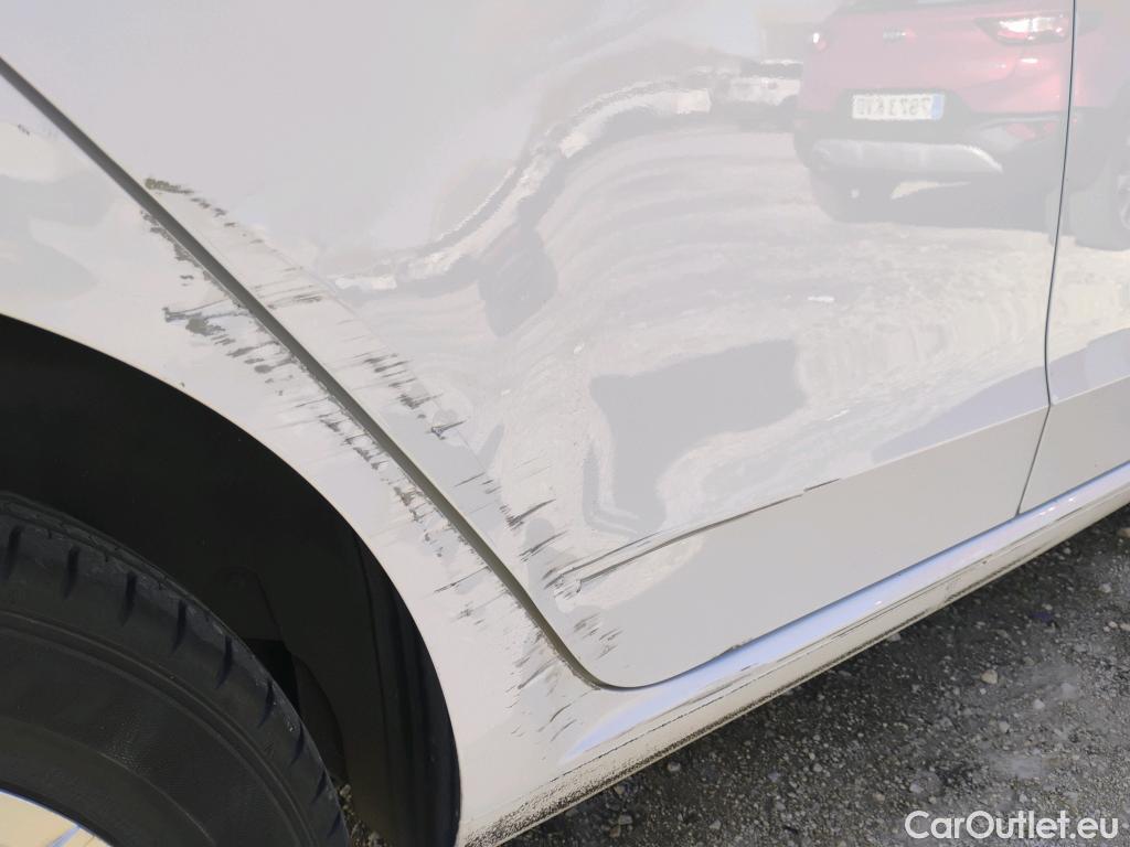  Volkswagen  Up VOLKSWAGEN e-! / 2016 / 5P / berlina con portón 61kW (83CV) #2