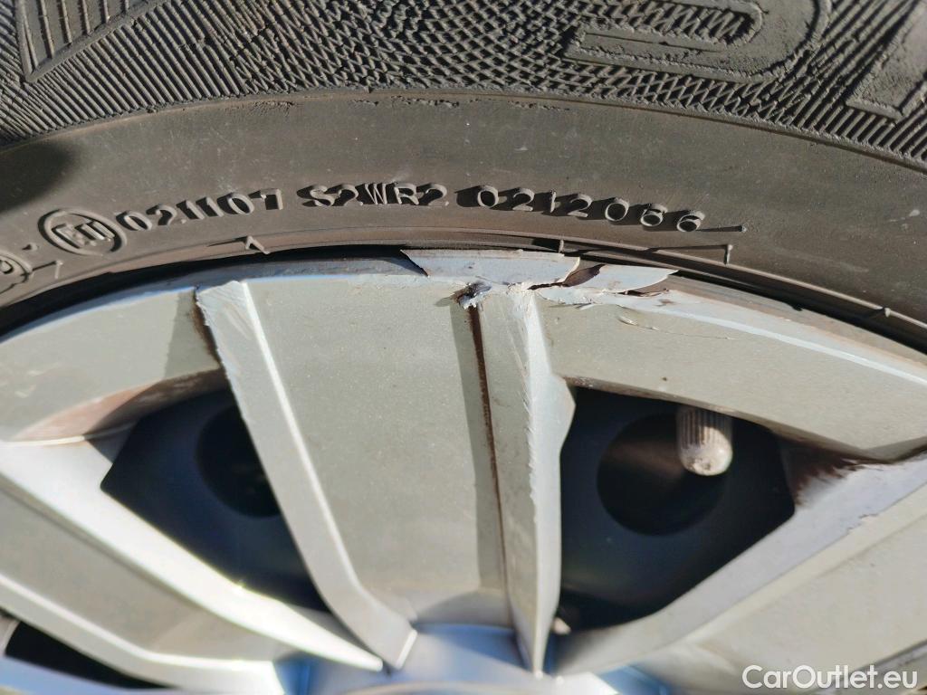  Volkswagen  Up VOLKSWAGEN e-! / 2016 / 5P / berlina con portón 61kW (83CV) #27