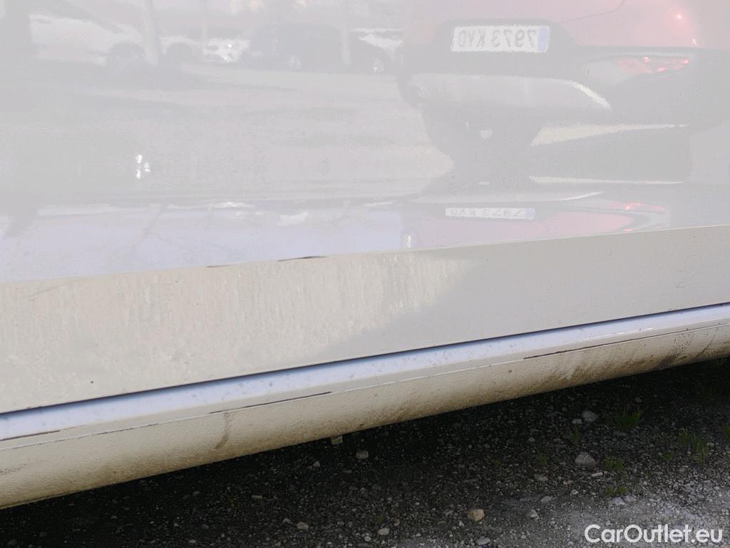  Volkswagen  Up VOLKSWAGEN e-! / 2016 / 5P / berlina con portón 61kW (83CV) #12