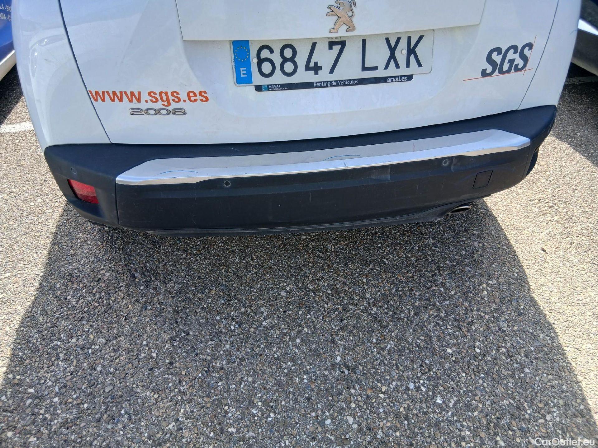  Peugeot  2008 PEUGEOT  / 2019 / 5P / todoterreno Allure BlueHDI 81kW (110CV) #9