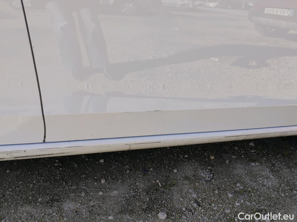  Volkswagen  Up VOLKSWAGEN e-! / 2016 / 5P / berlina con portón 61kW (83CV) #28