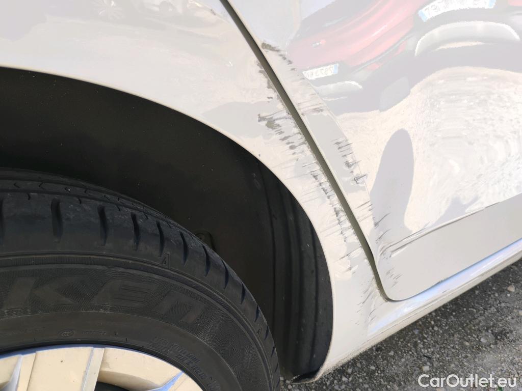  Volkswagen  Up VOLKSWAGEN e-! / 2016 / 5P / berlina con portón 61kW (83CV) #9