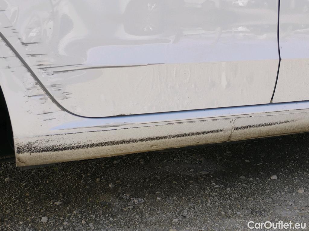  Volkswagen  Up VOLKSWAGEN e-! / 2016 / 5P / berlina con portón 61kW (83CV) #11