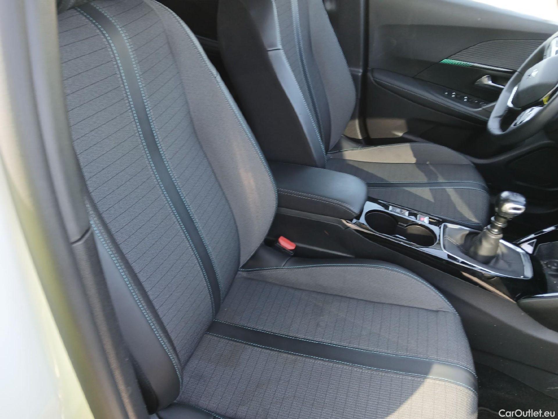  Peugeot  2008 PEUGEOT  / 2019 / 5P / todoterreno Allure BlueHDI 81kW (110CV) #1