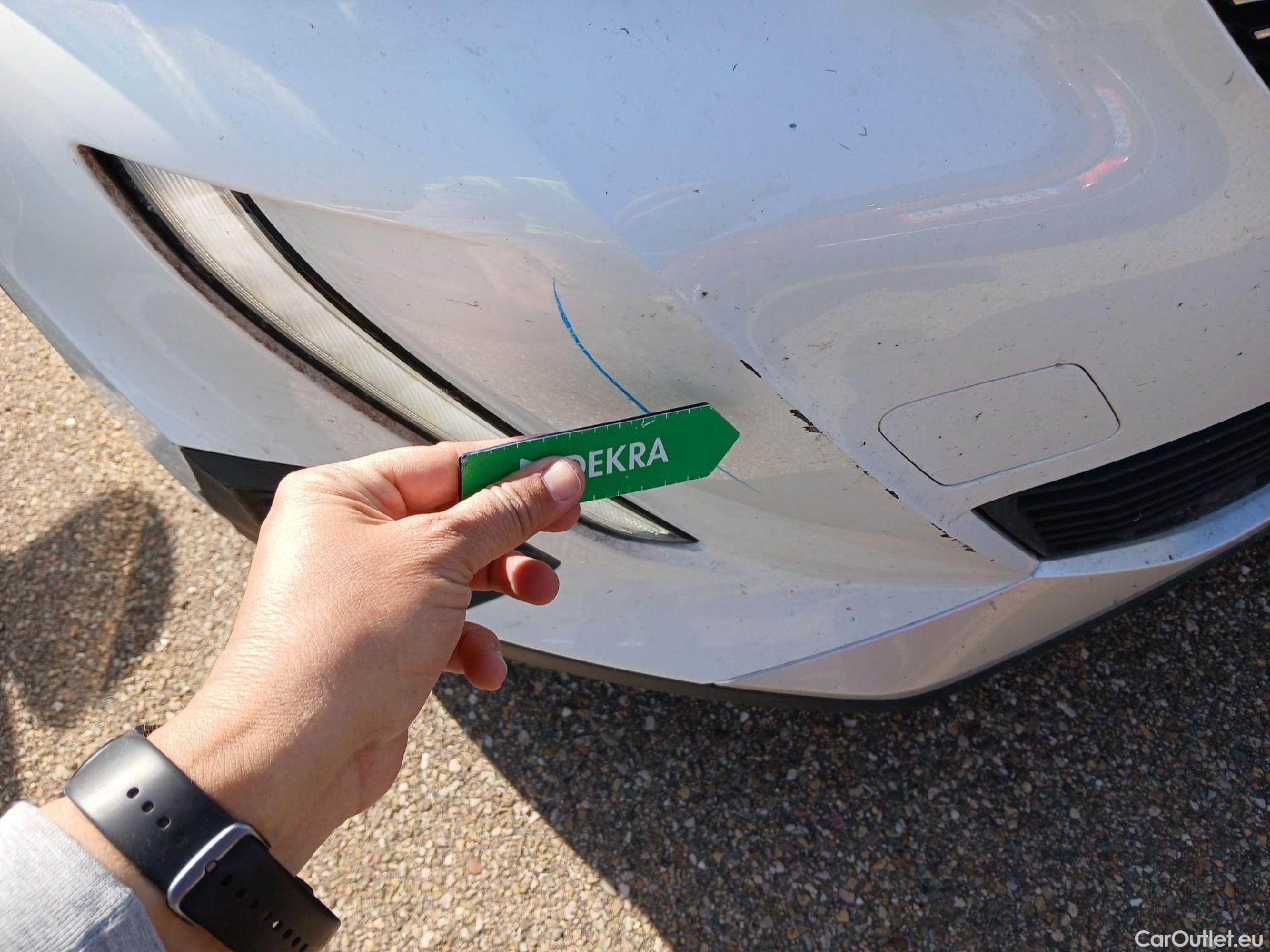  Peugeot  2008 PEUGEOT  / 2019 / 5P / todoterreno Allure BlueHDI 81kW (110CV) #7