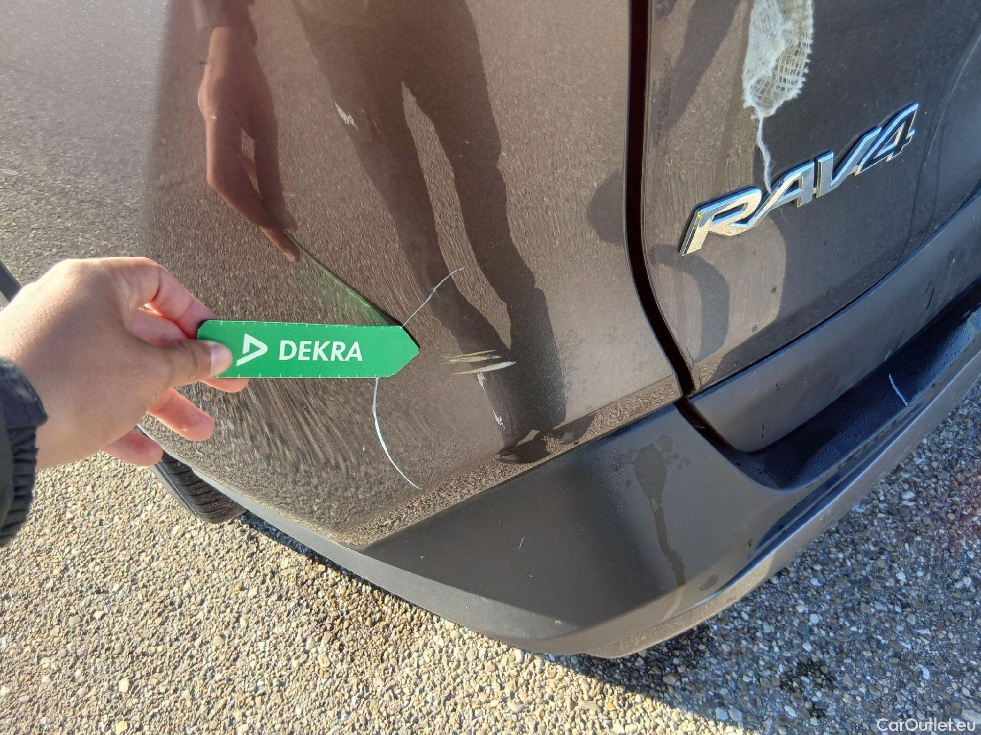  Toyota  RAV4 TOYOTA  / 2018 / 5P / todoterreno 2.5l 220H Advance #16