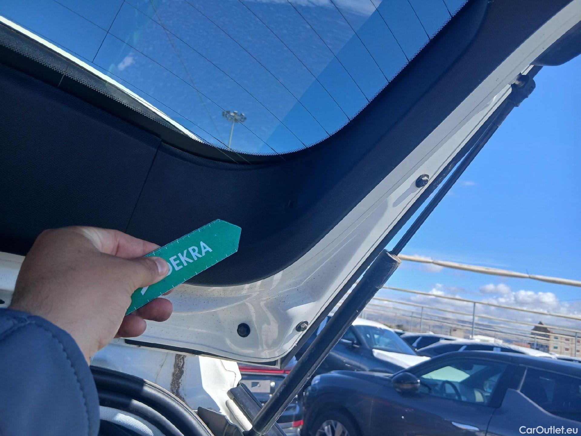  Peugeot  2008 PEUGEOT  / 2019 / 5P / todoterreno Allure BlueHDI 81kW (110CV) #2