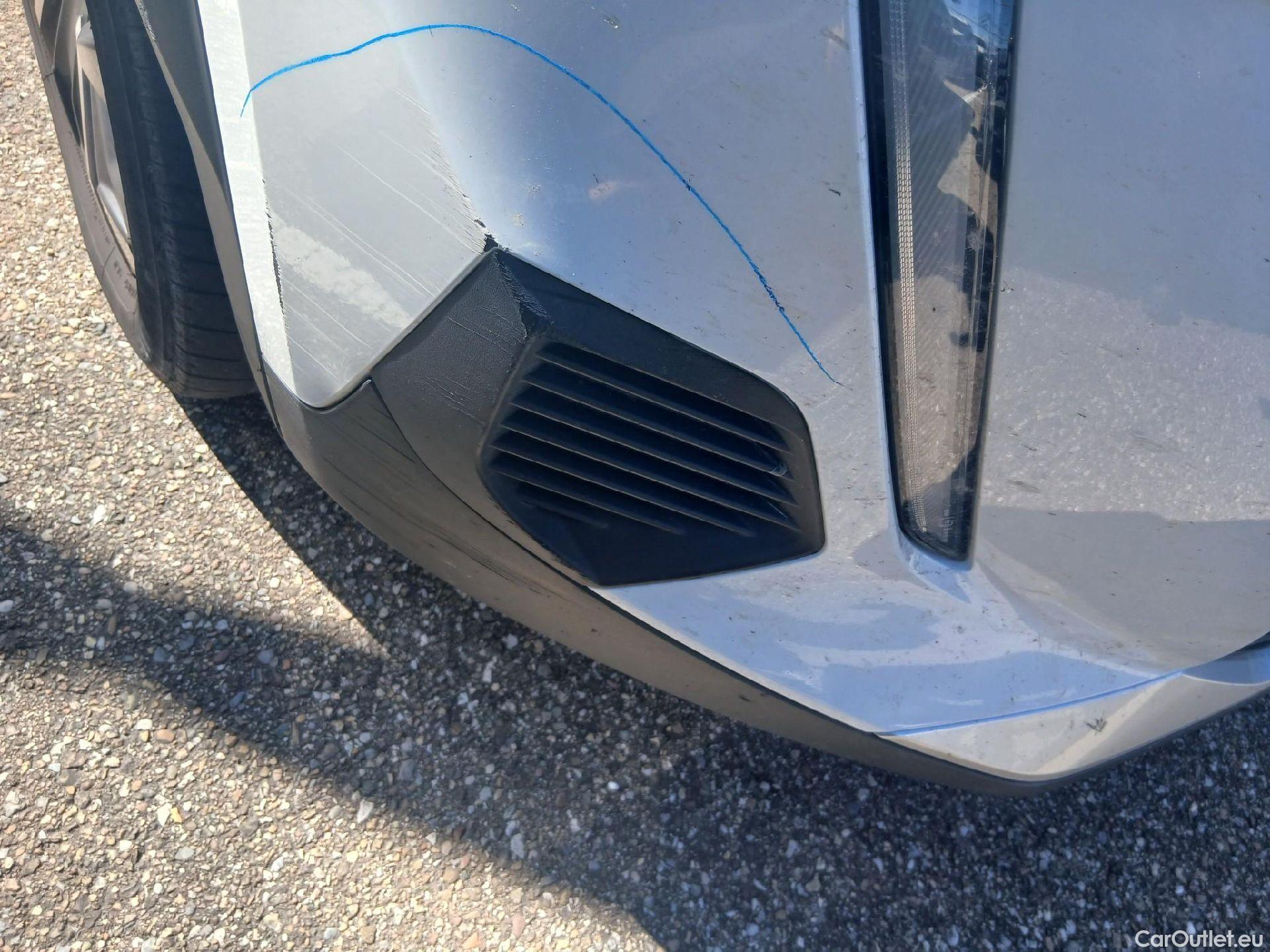  Peugeot  2008 PEUGEOT  / 2019 / 5P / todoterreno Allure BlueHDI 81kW (110CV) #9