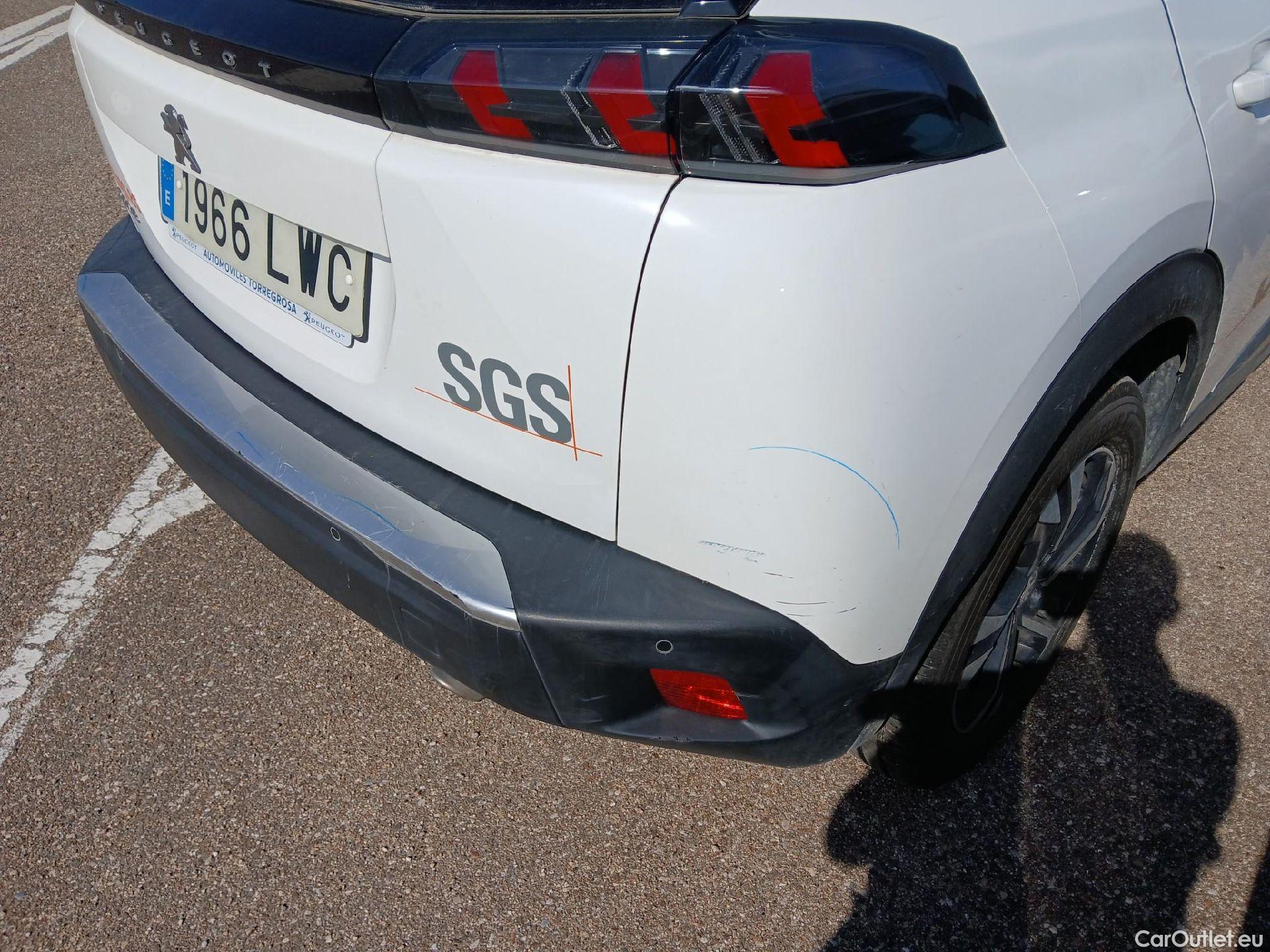  Peugeot  2008 PEUGEOT  / 2019 / 5P / todoterreno Allure BlueHDI 81kW (110CV) #20