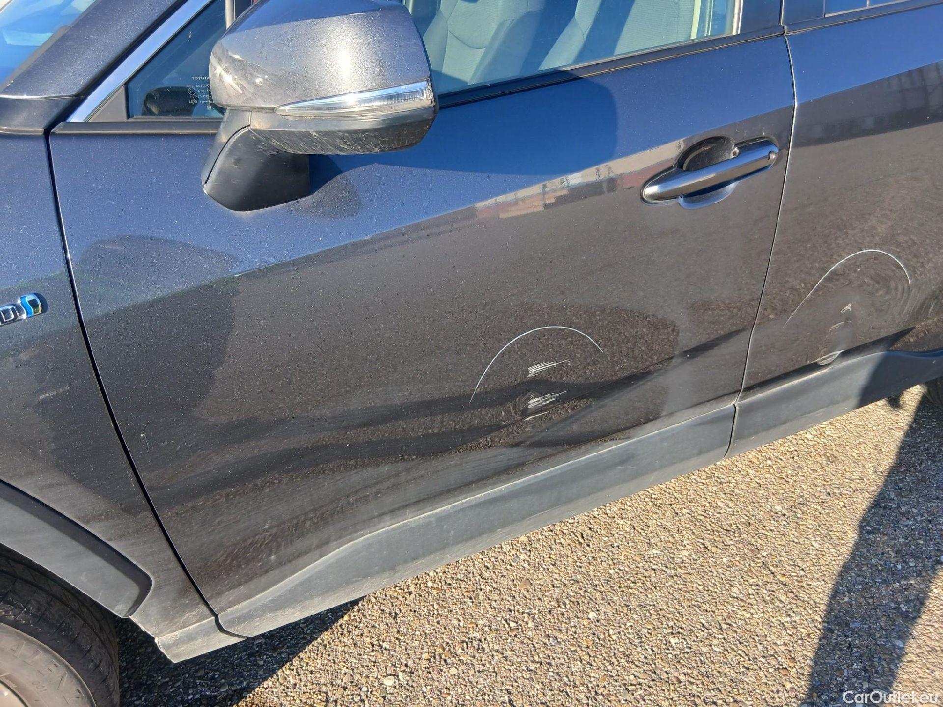  Toyota  RAV4 TOYOTA  / 2018 / 5P / todoterreno 2.5l 220H Advance #9