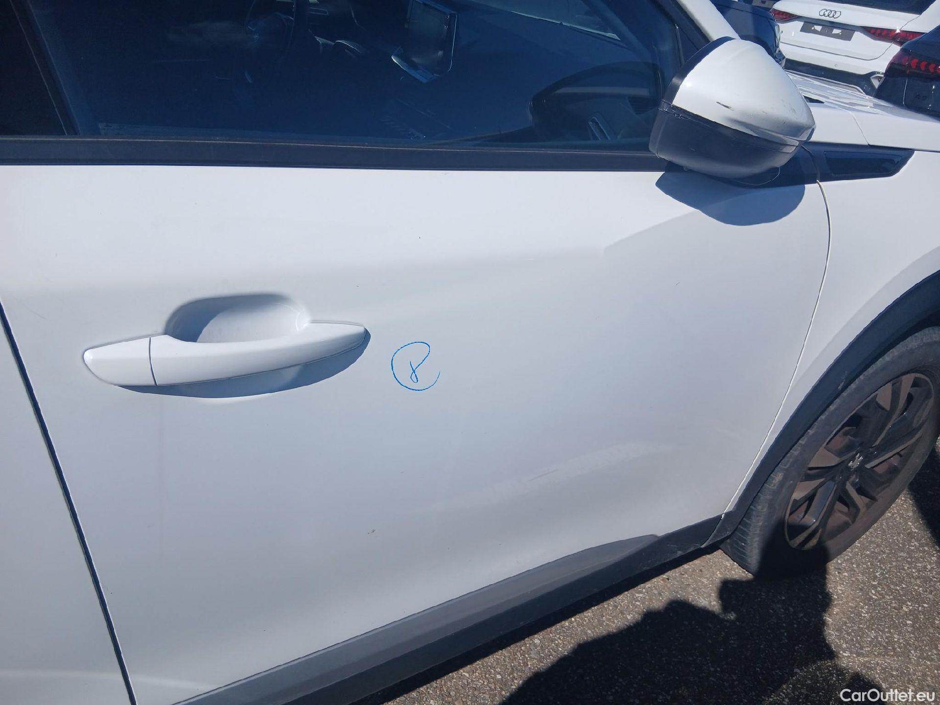  Peugeot  2008 PEUGEOT  / 2019 / 5P / todoterreno Allure BlueHDI 81kW (110CV) #35