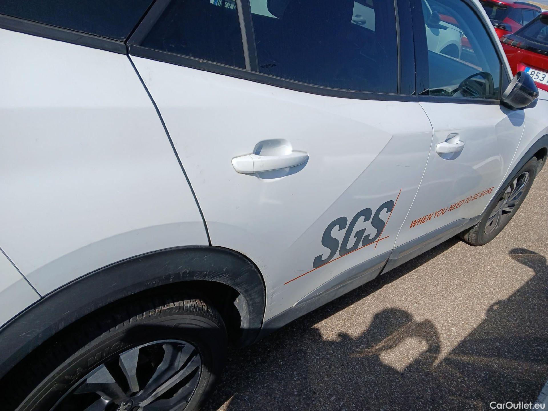  Peugeot  2008 PEUGEOT  / 2019 / 5P / todoterreno Allure BlueHDI 81kW (110CV) #3