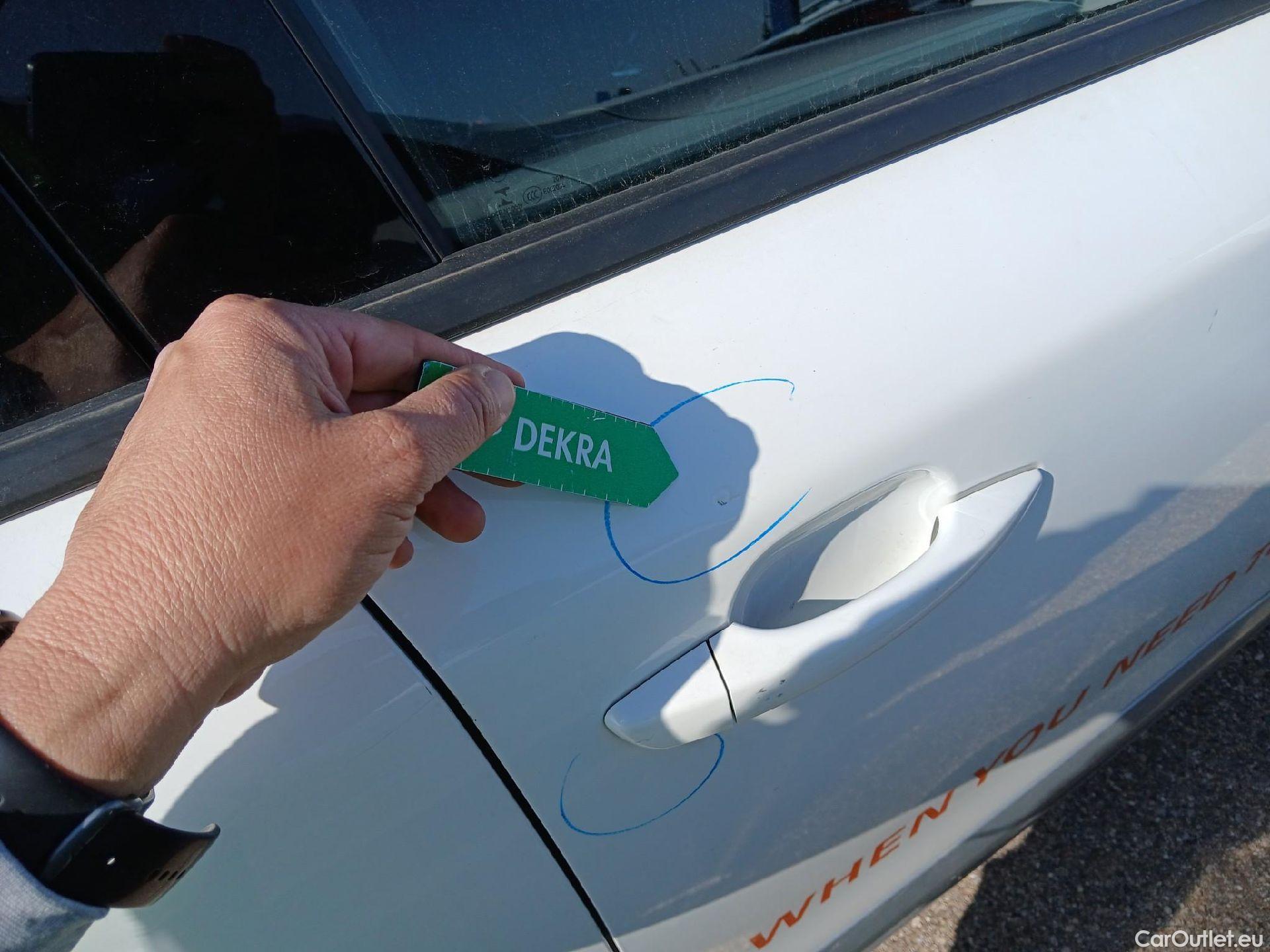  Peugeot  2008 PEUGEOT  / 2019 / 5P / todoterreno Allure BlueHDI 81kW (110CV) #29