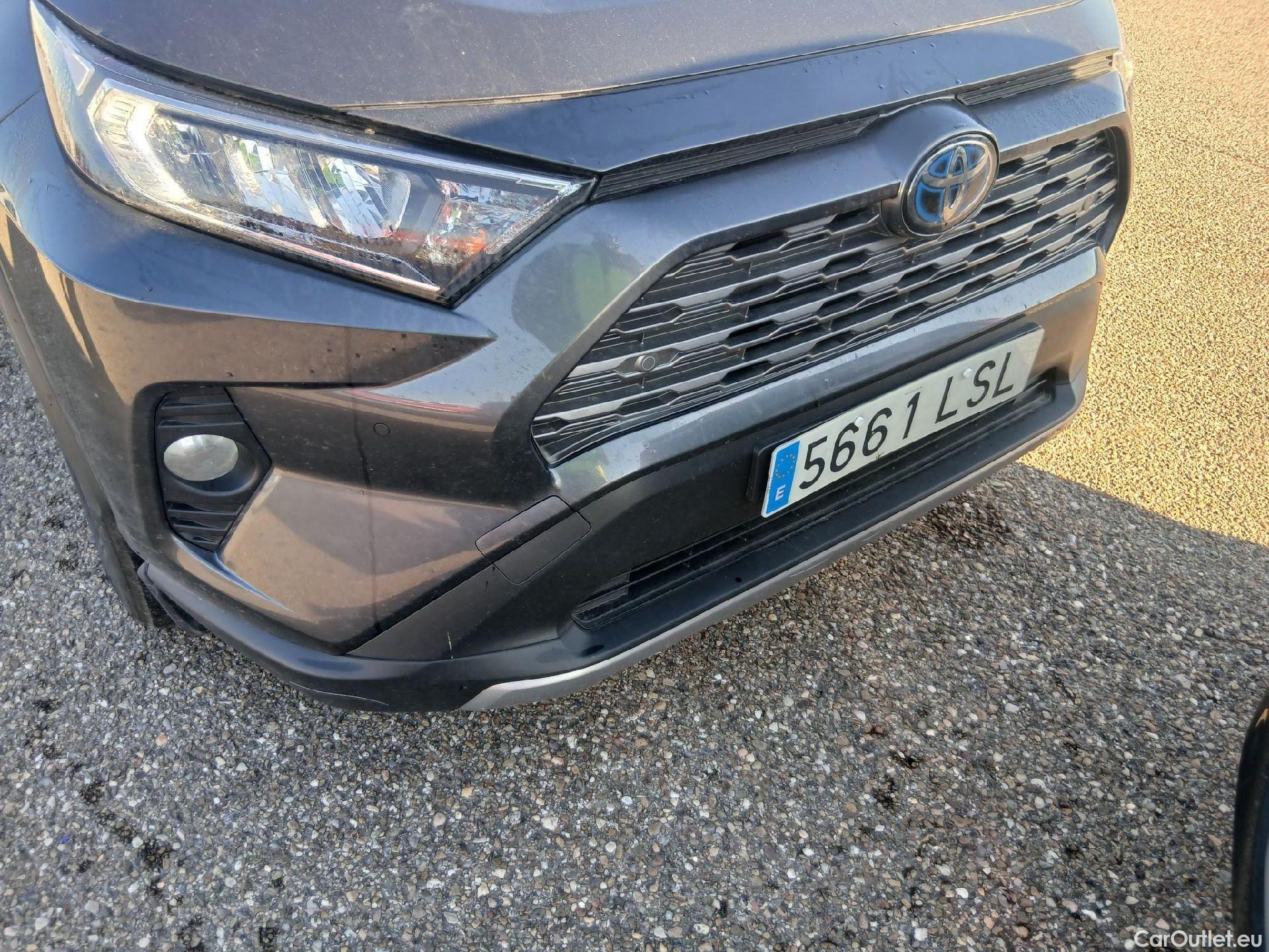  Toyota  RAV4 TOYOTA  / 2018 / 5P / todoterreno 2.5l 220H Advance #6