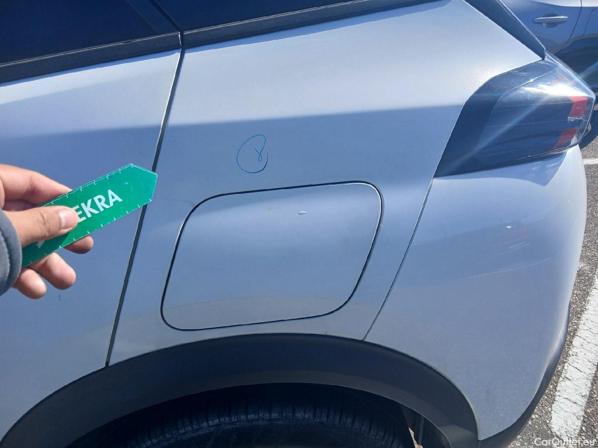  Peugeot  2008 PEUGEOT  / 2019 / 5P / todoterreno Allure BlueHDI 81kW (110CV) #21