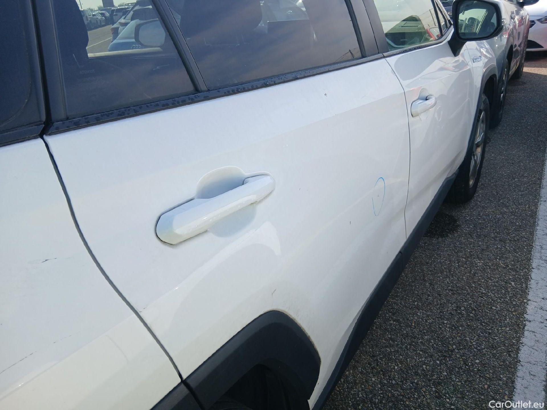  Toyota  RAV4 TOYOTA  / 2018 / 5P / todoterreno 2.5l 220H Advance #13